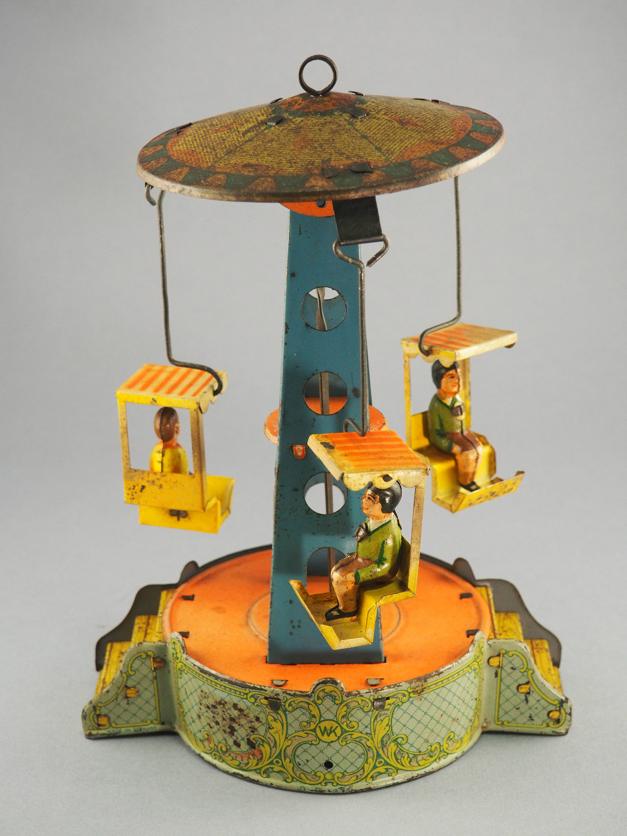 Carrousel with 3 chairs photo 1