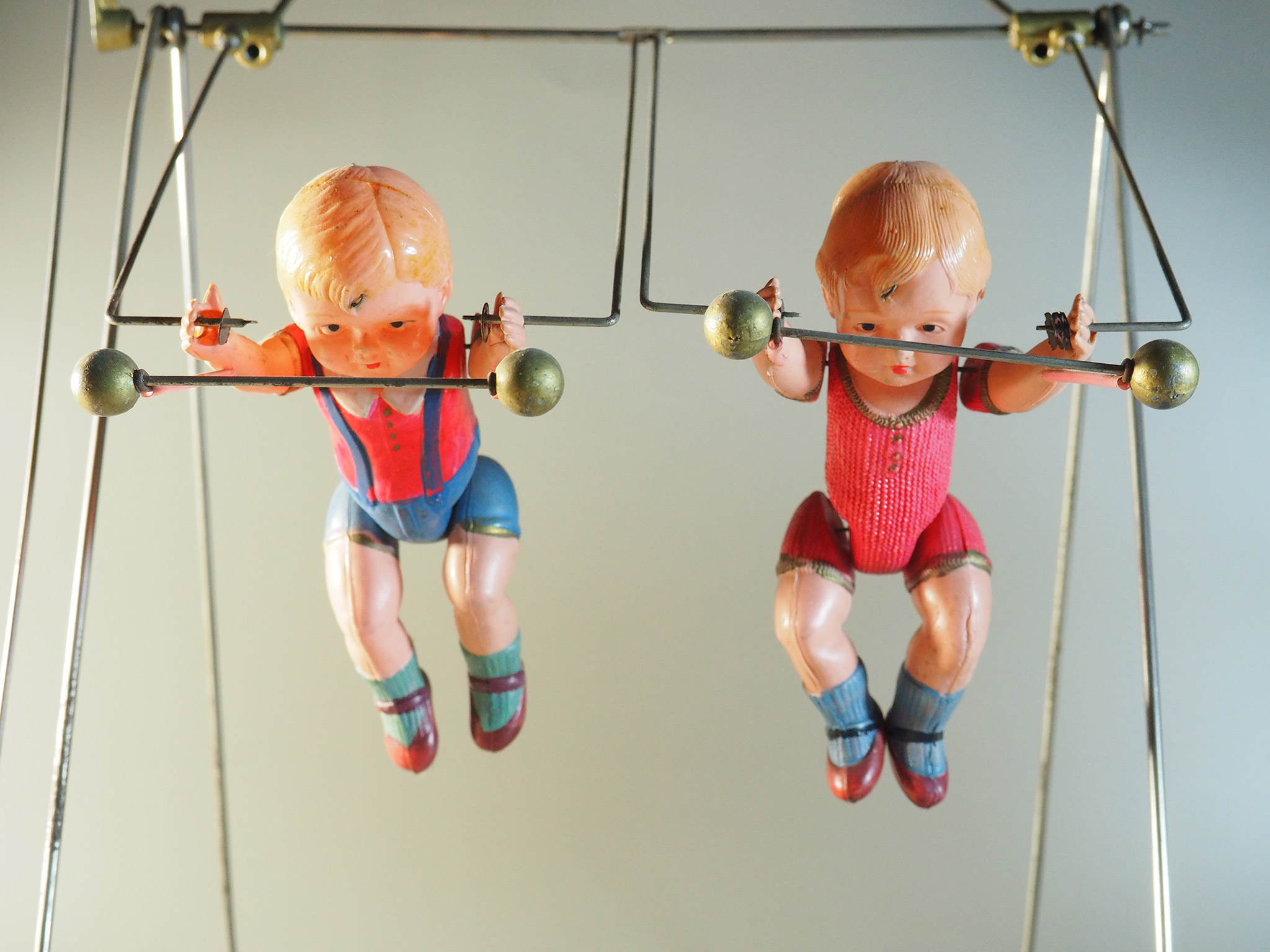 Mechanical Acrobat photo 1