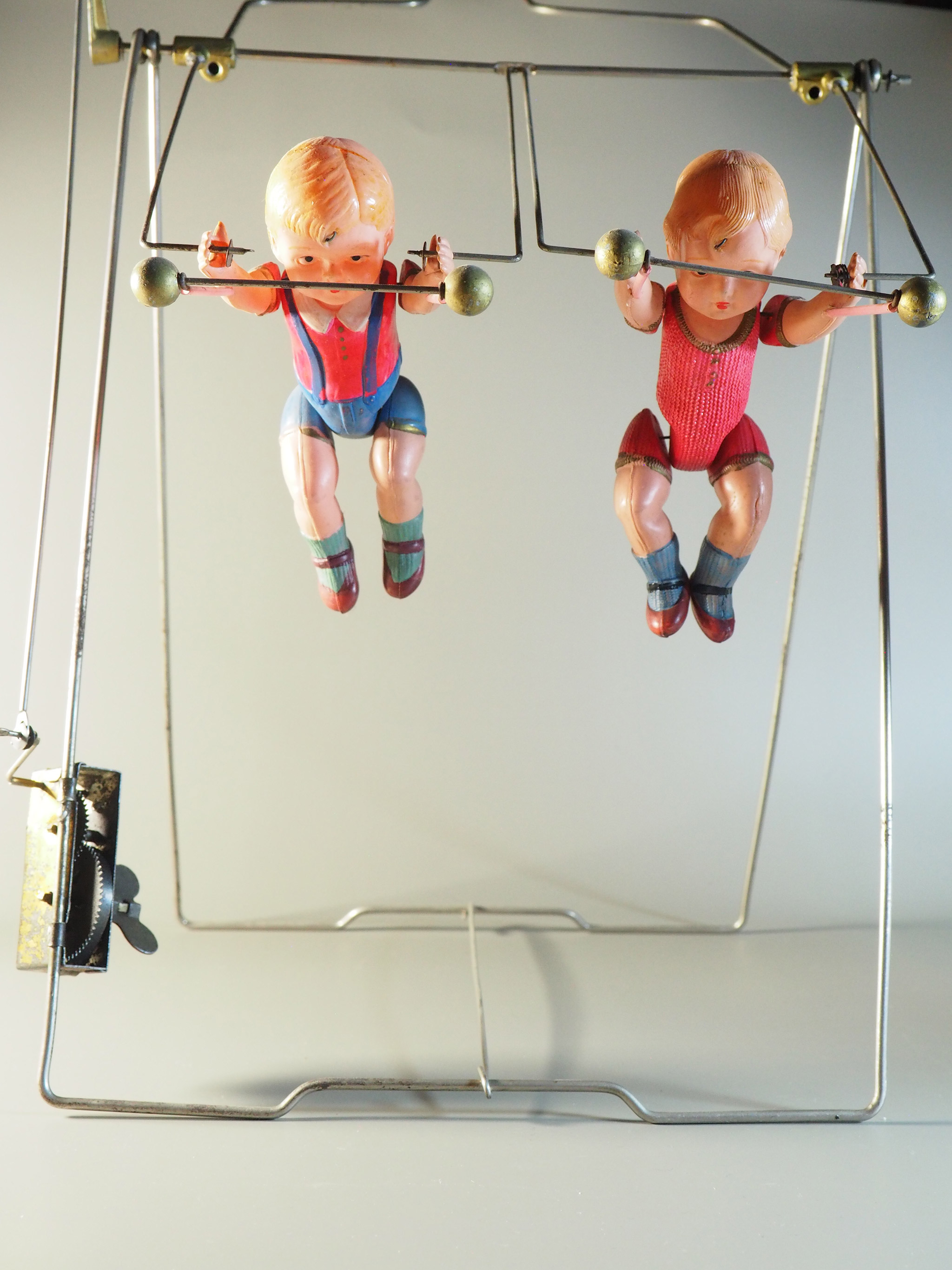 Mechanical Acrobat photo 2
