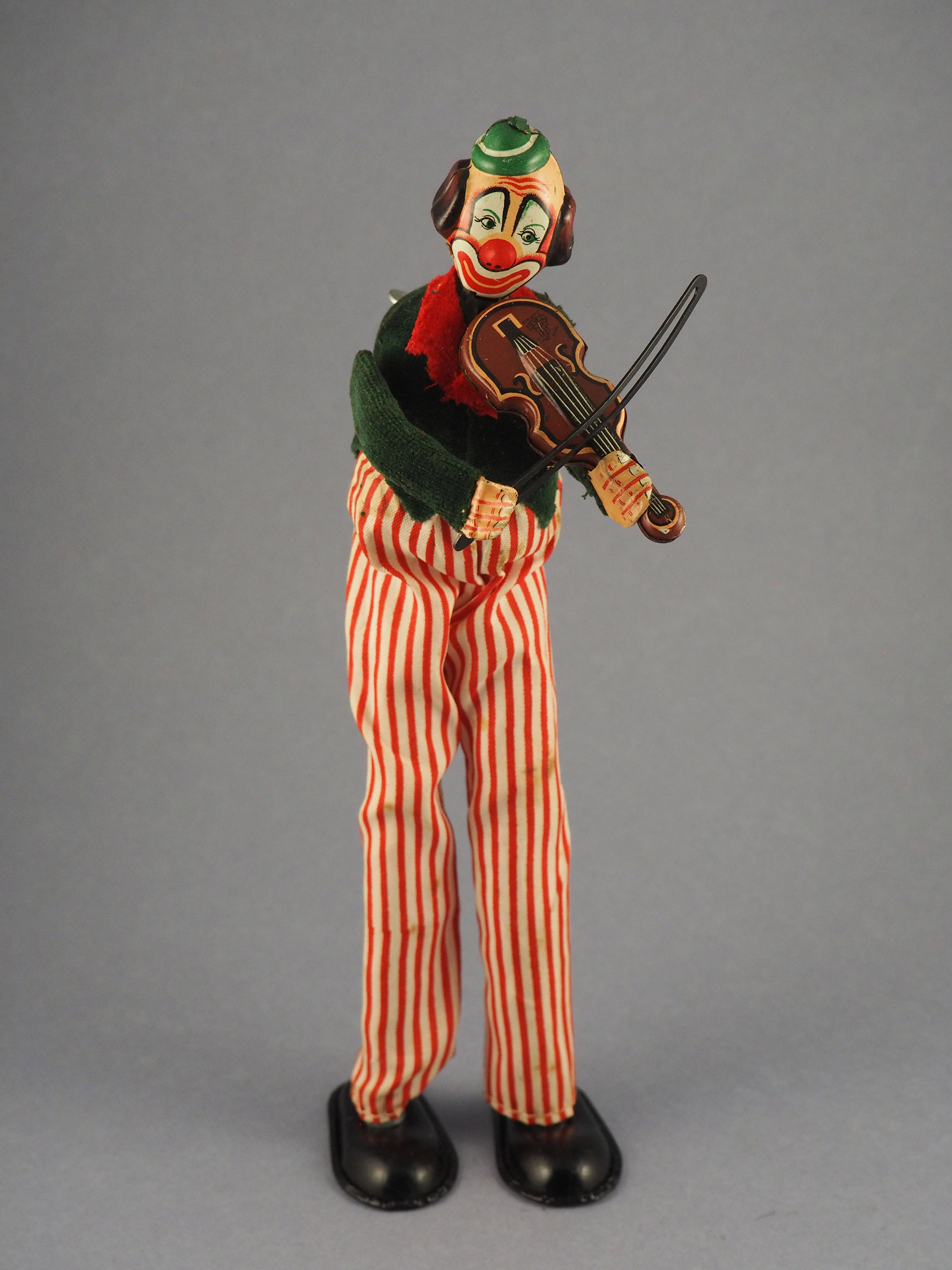 Happy, the Violinist photo 1