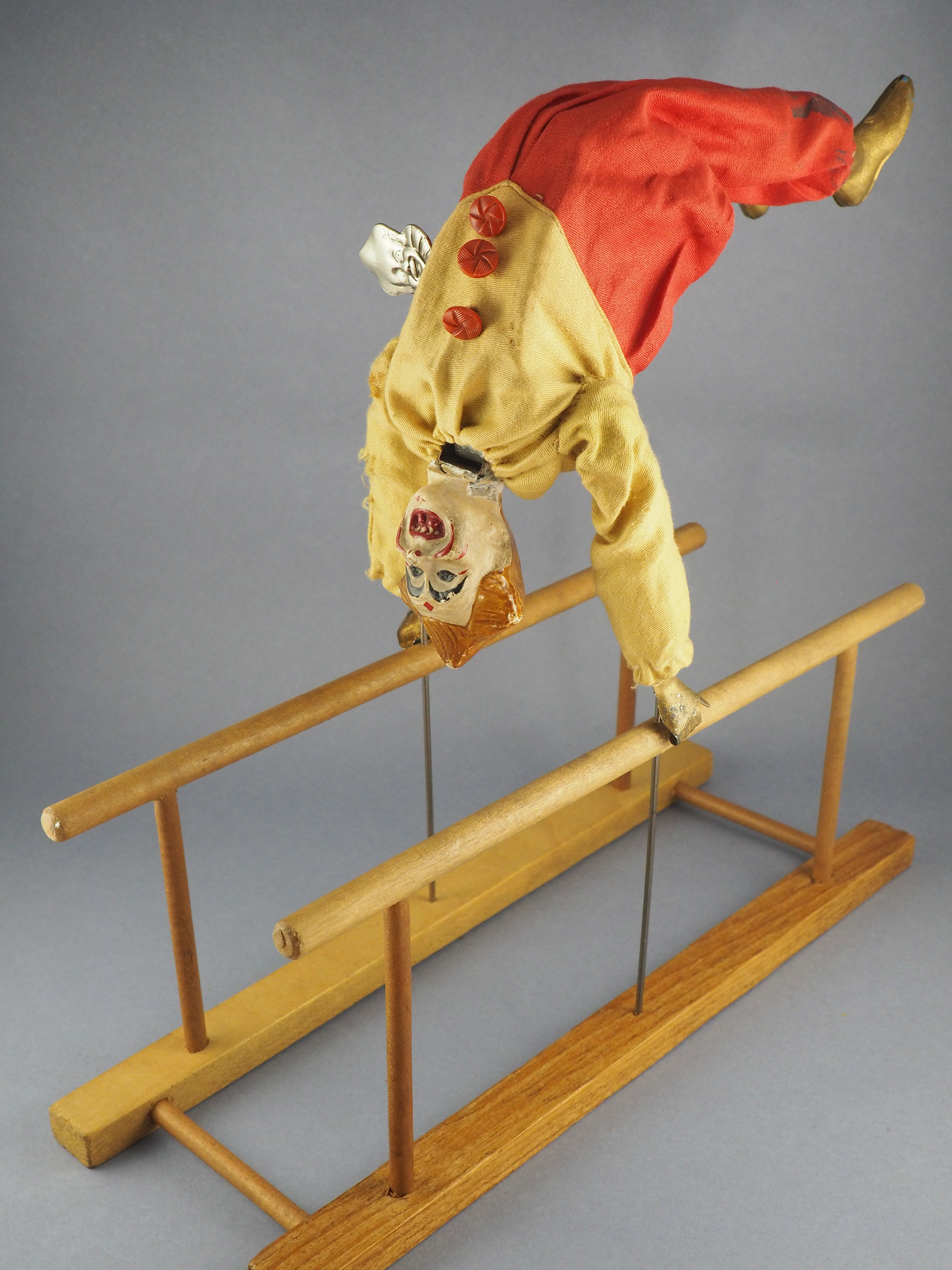 Le Clown Acrobate photo 1