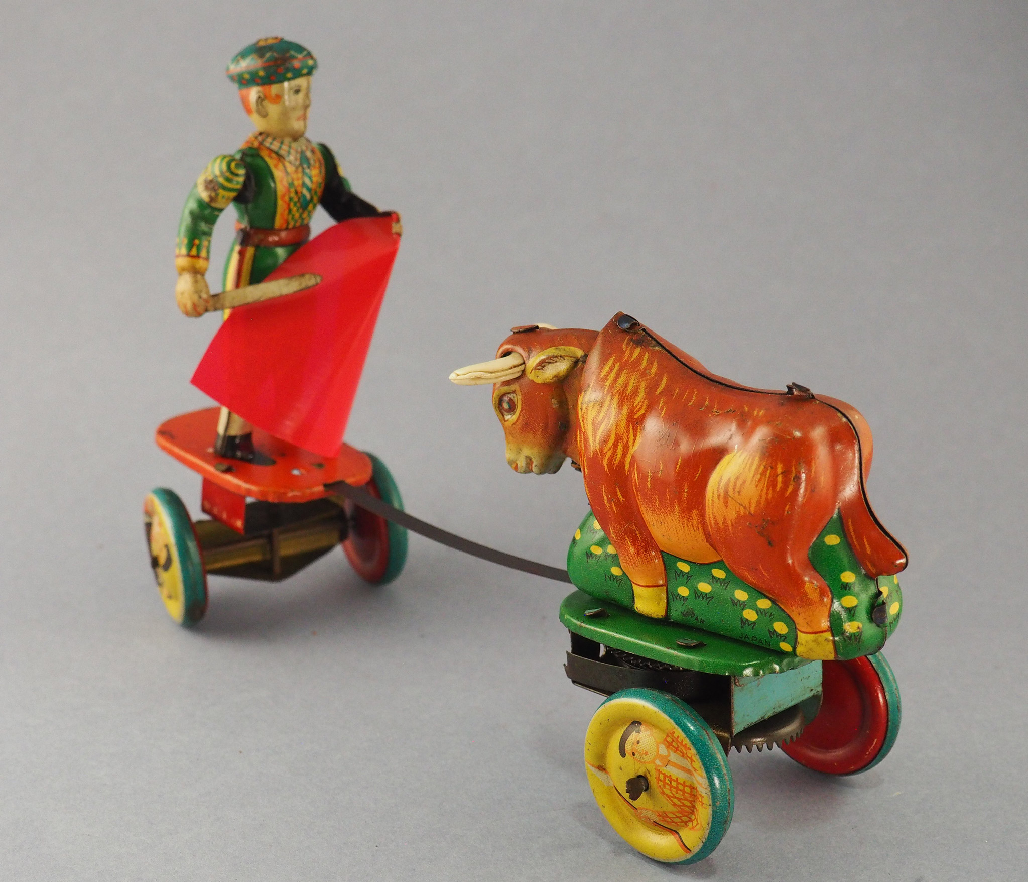 Bullfighter and bull photo 3