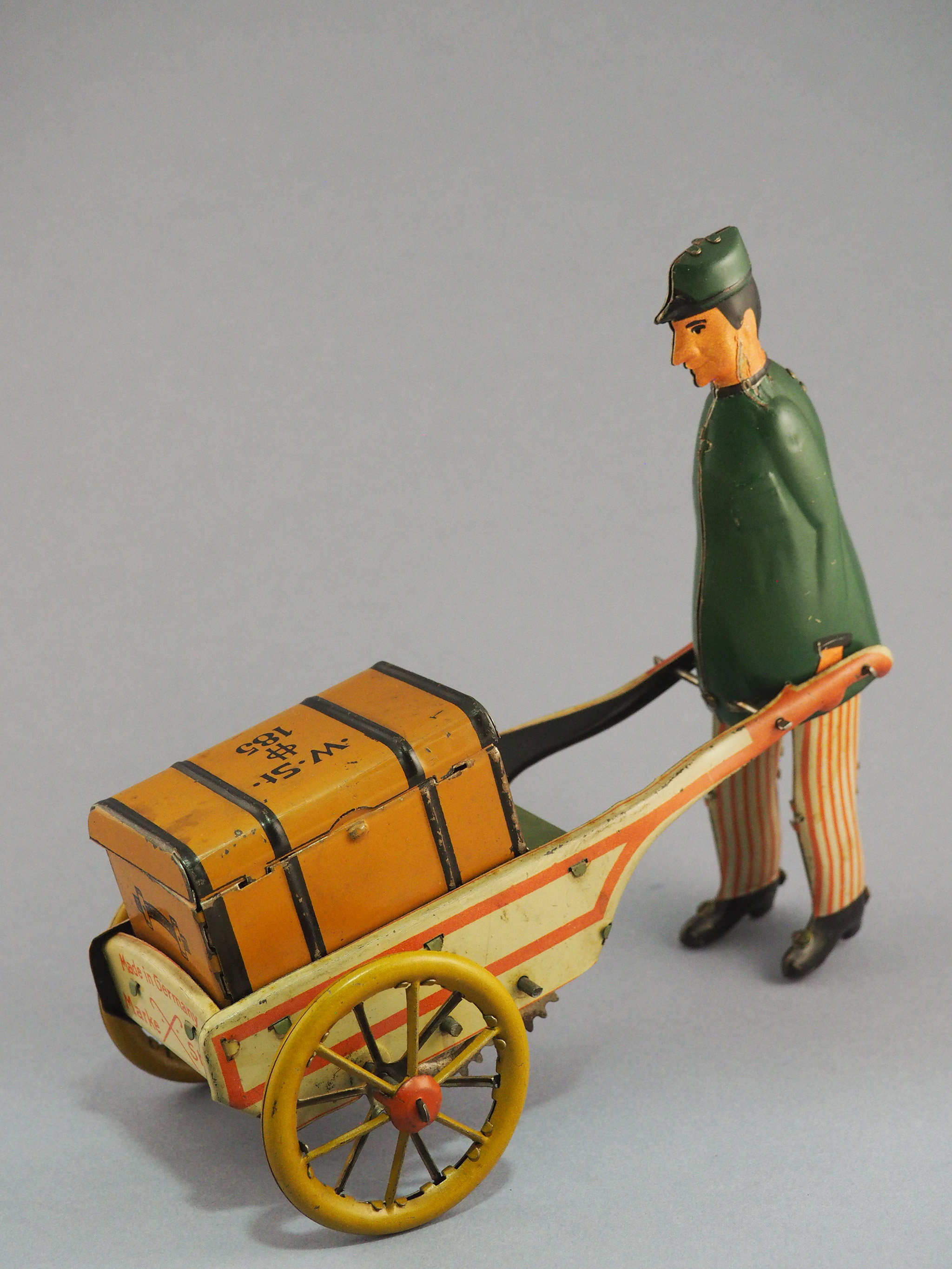 Jim the Walking Trolleyman photo 2
