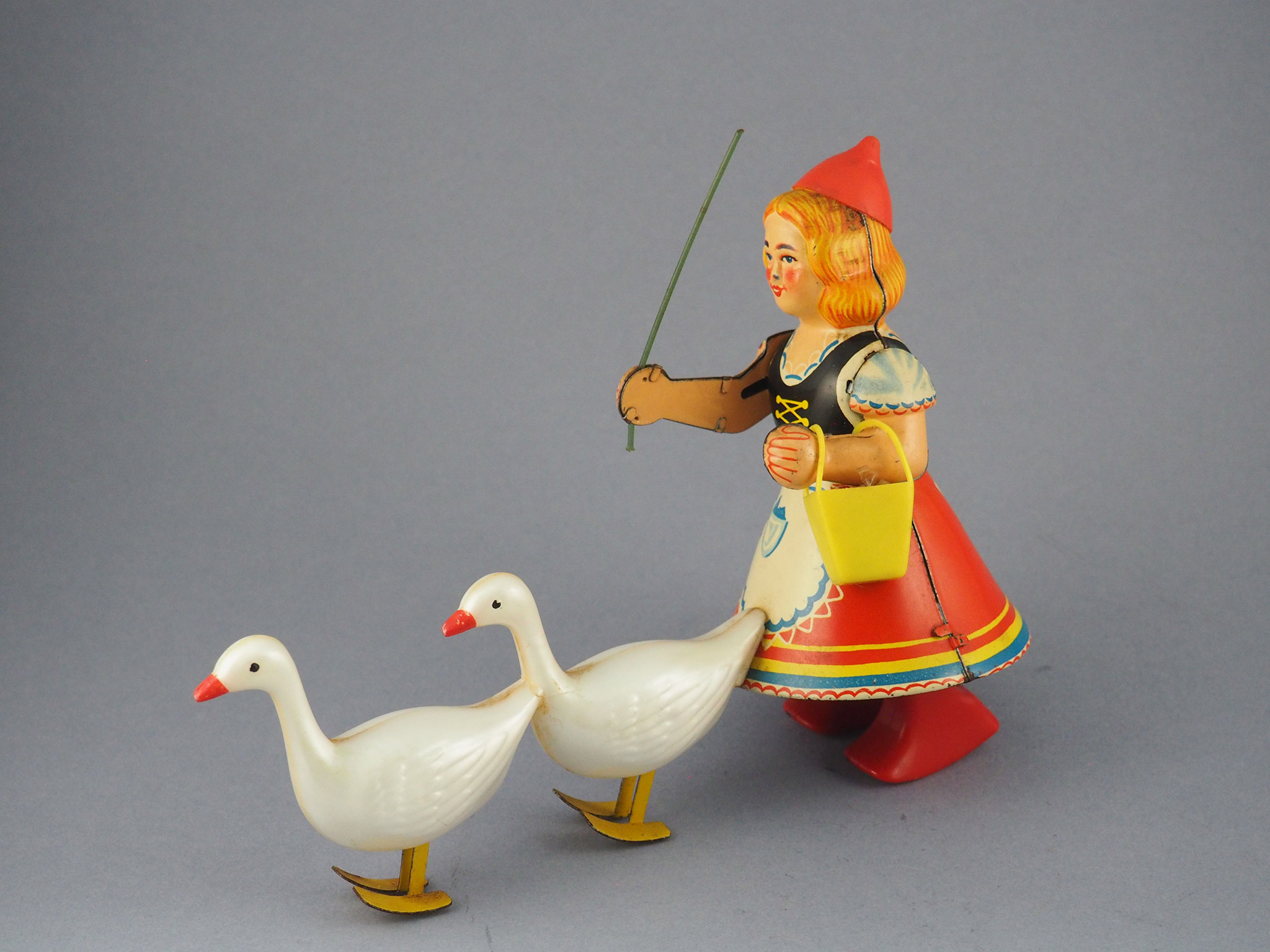 Girl with Geese photo 1