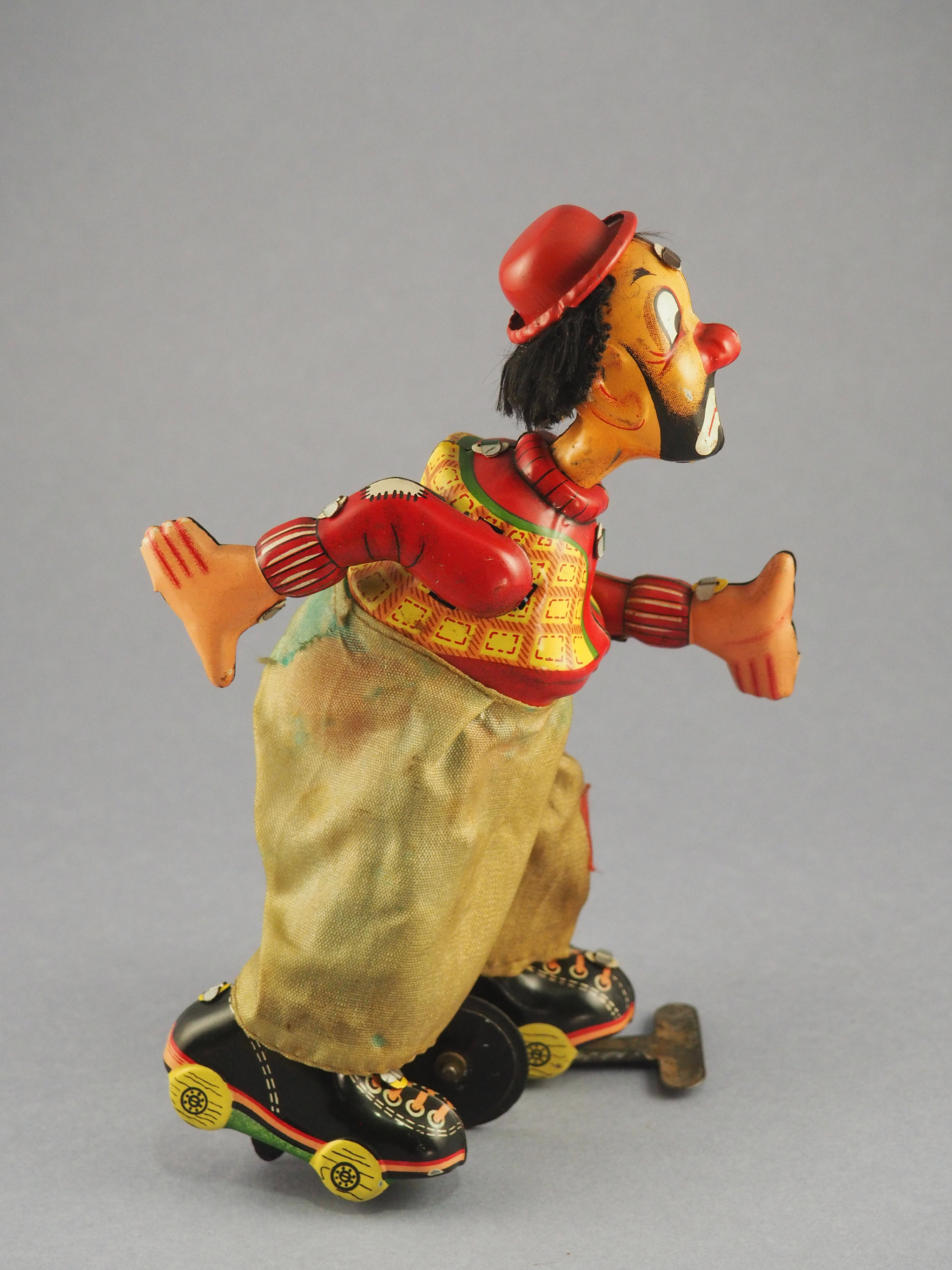 Clown on Roller Skate photo 1
