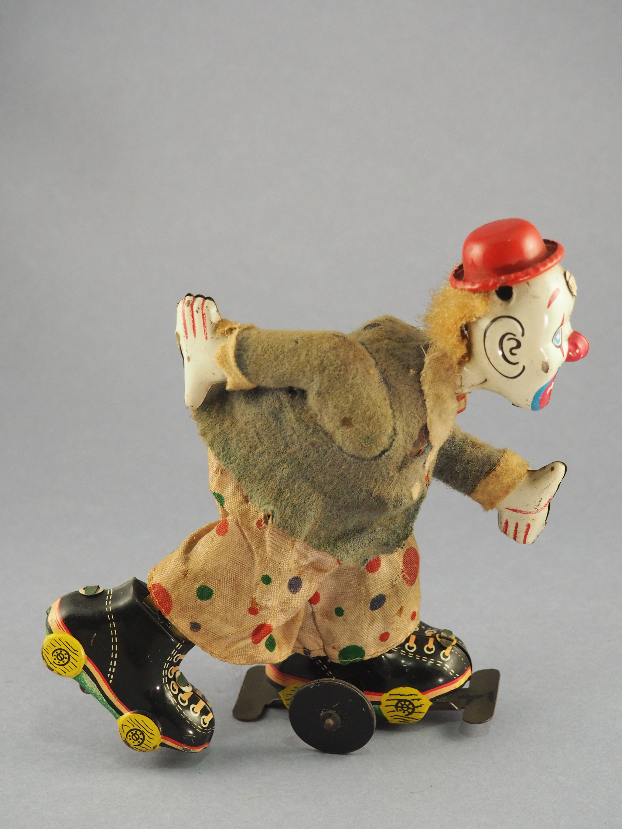 Clown on Roller Skate - White Face photo 1