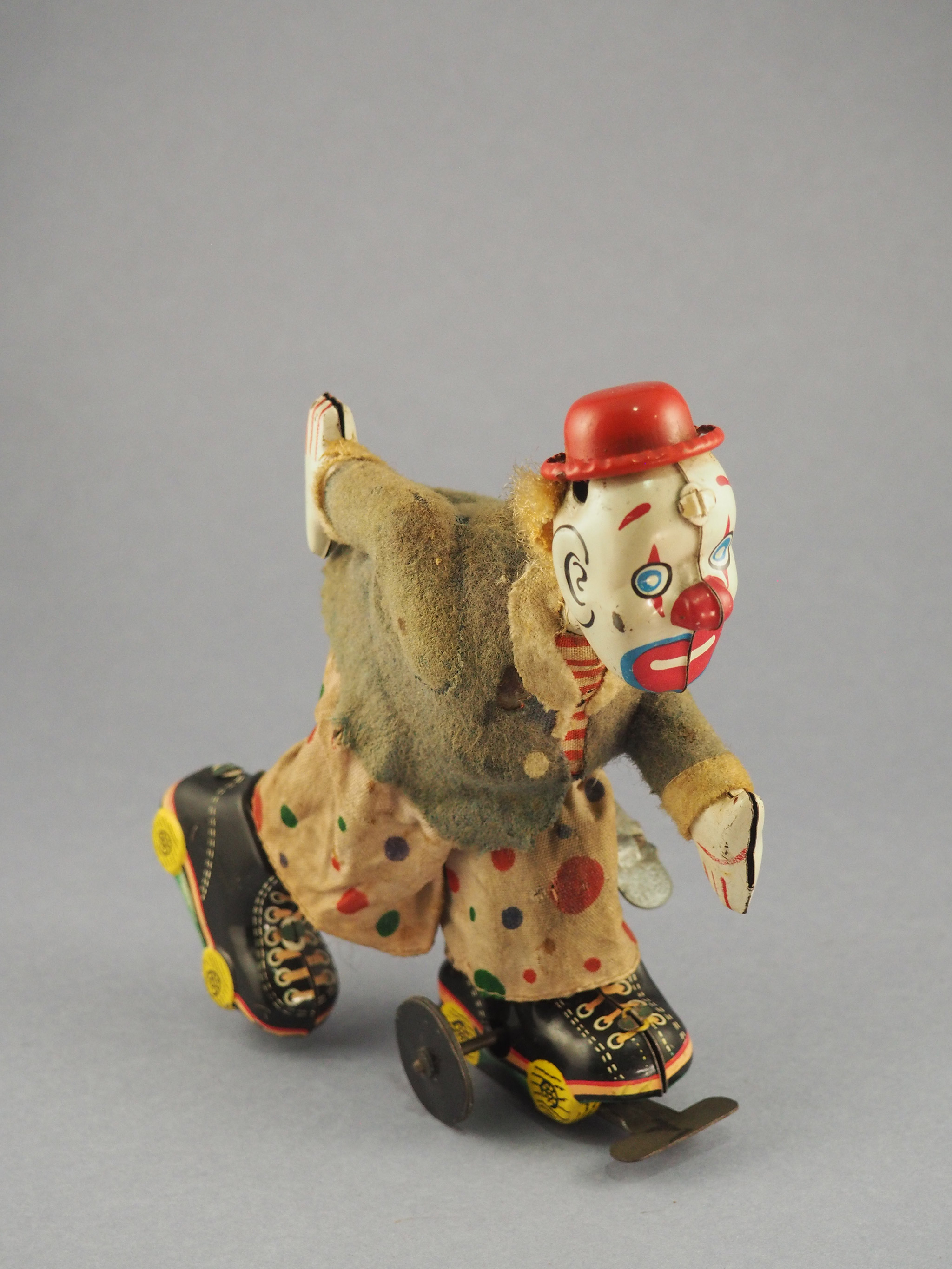 Clown on Roller Skate - White Face photo 2