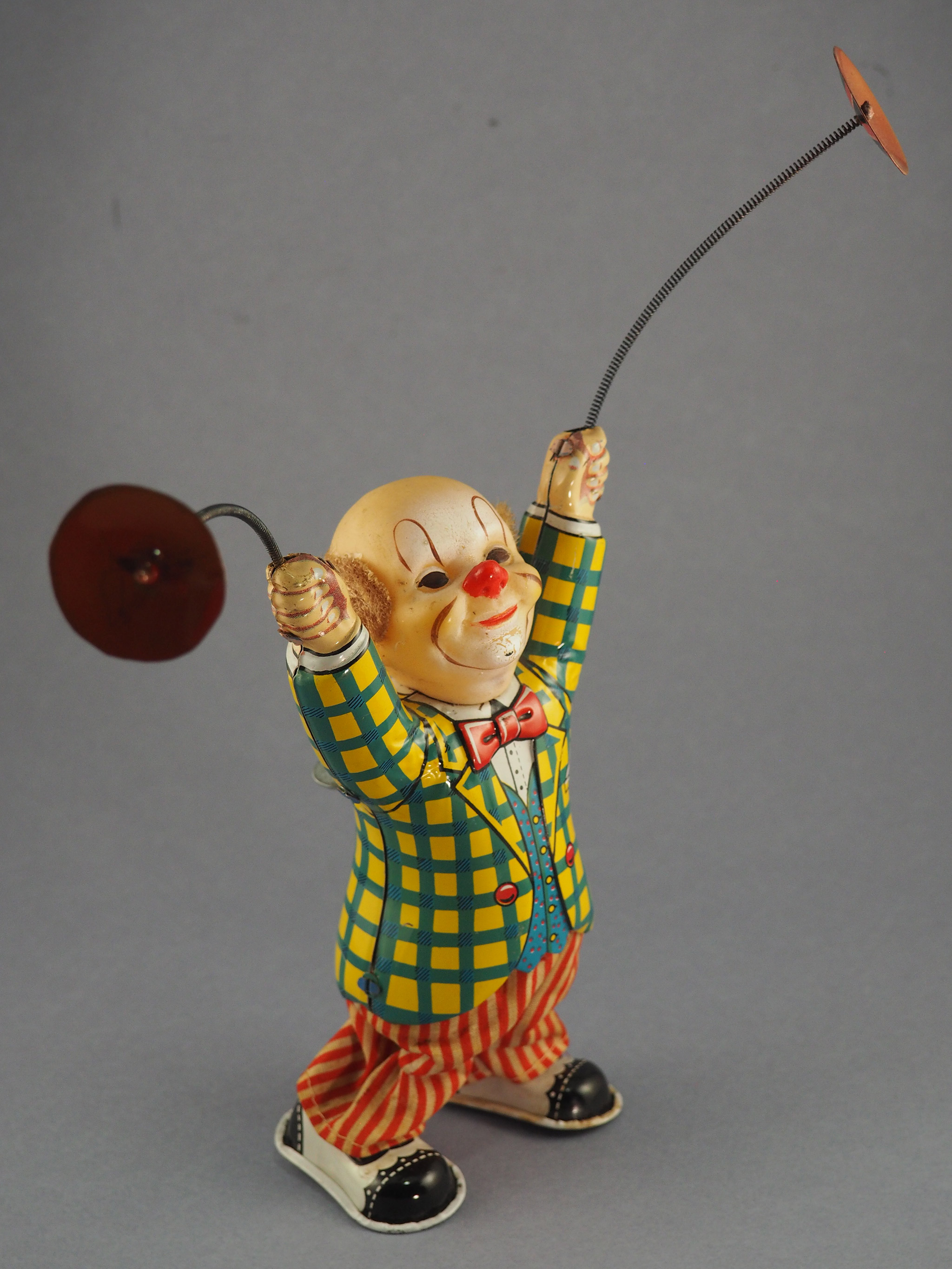 Clown Juggler with 2 plates photo 2