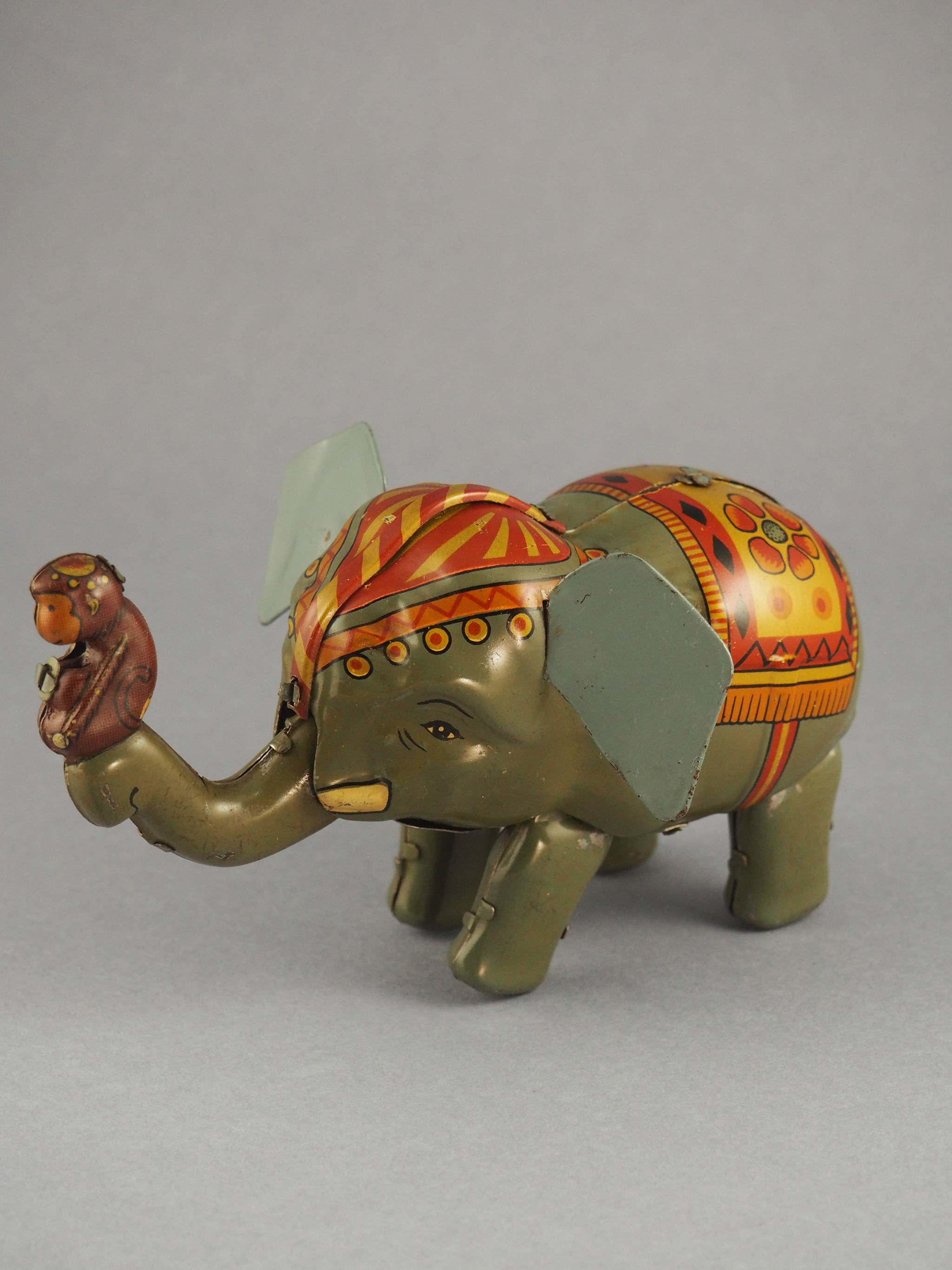 Circus Elephant with monkey photo 1