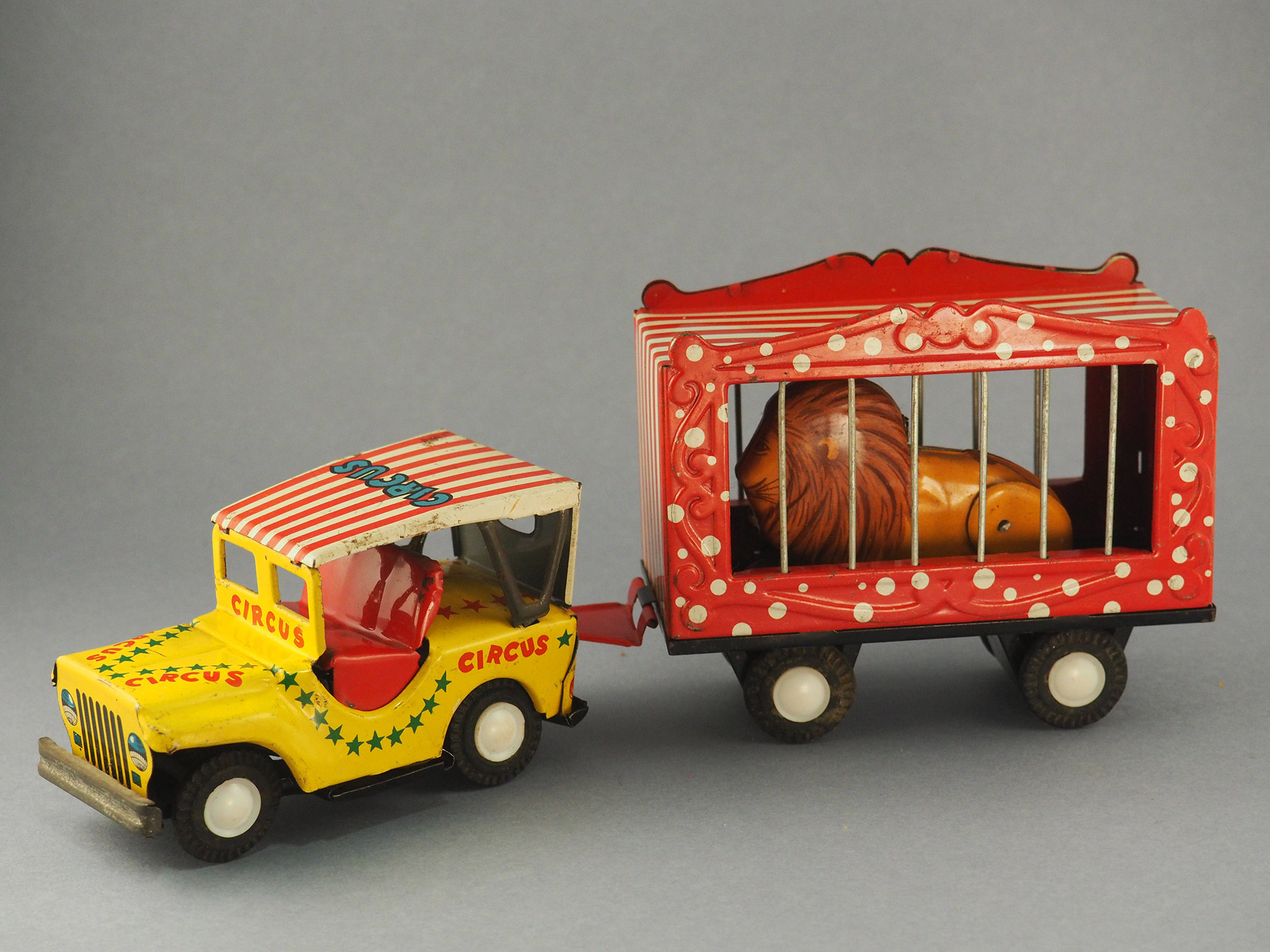 Circus Trailer photo 1
