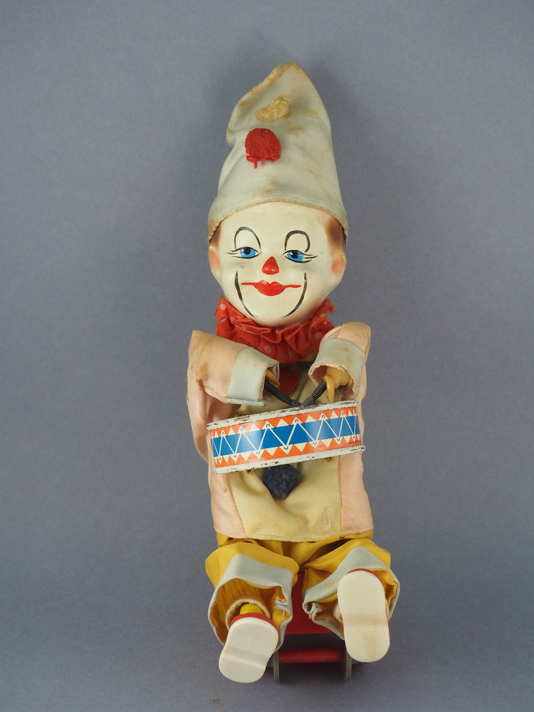 Sitting-Clown with Drum photo 1