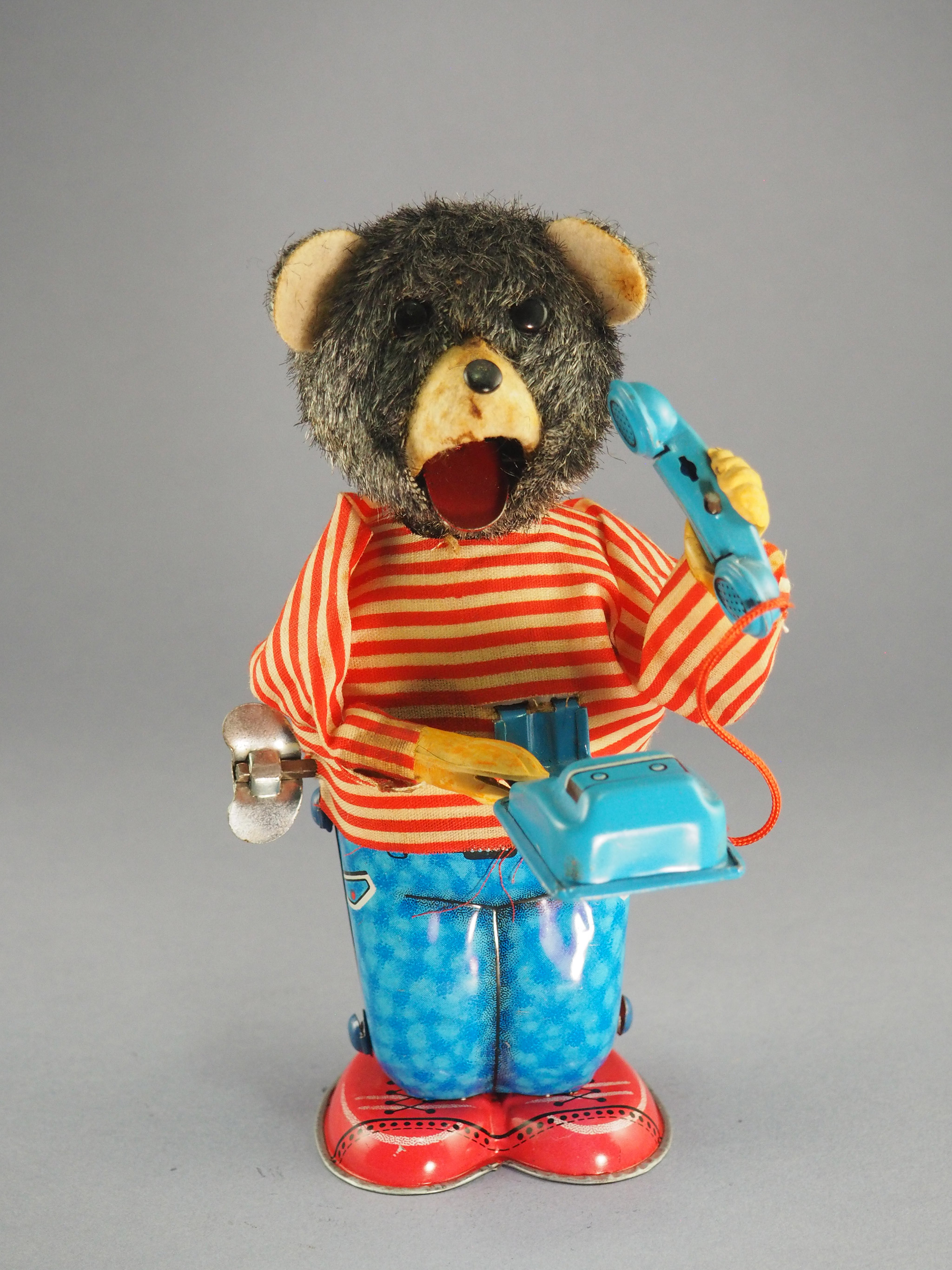 Telephone Bear photo 2