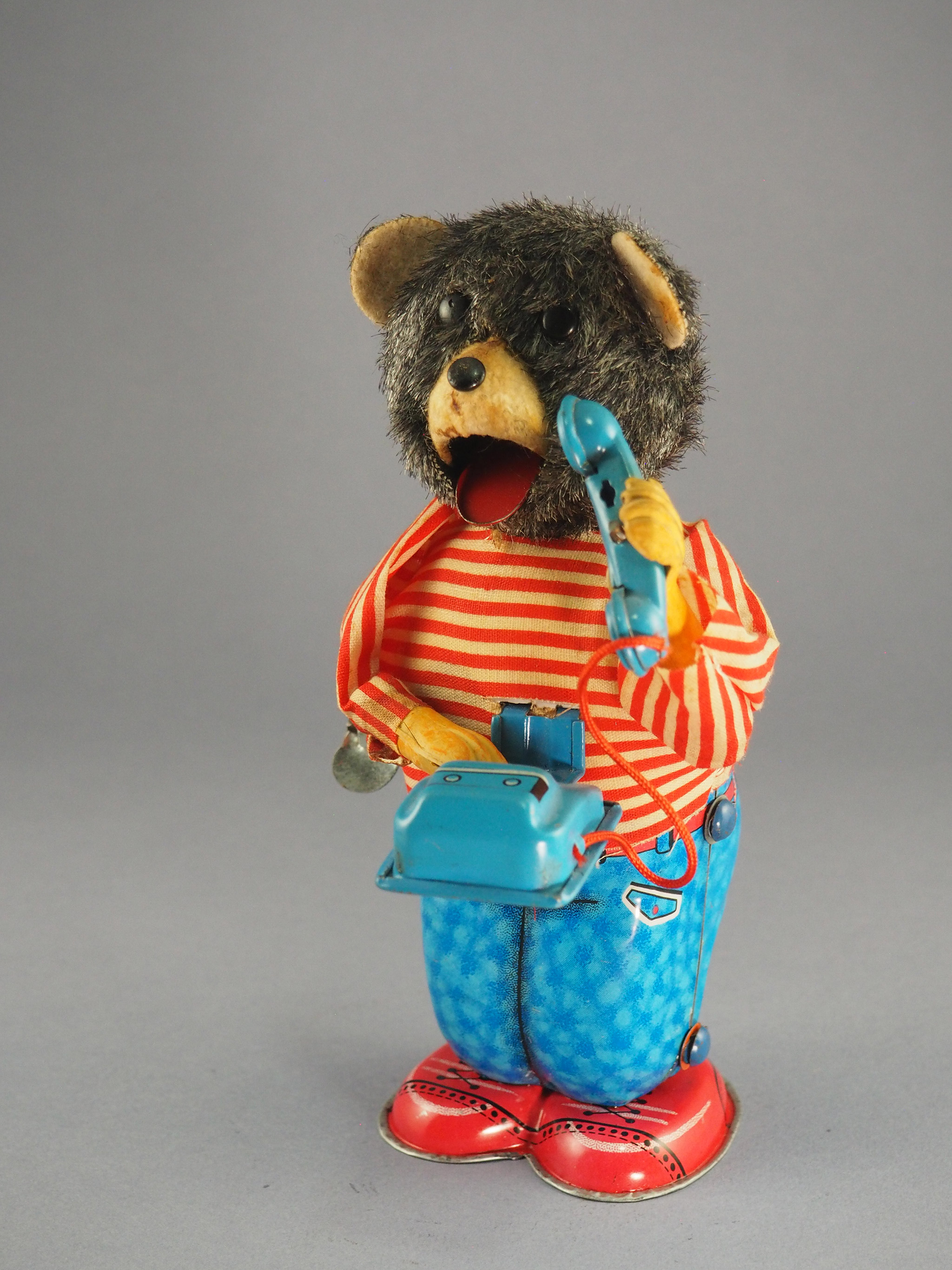 Telephone Bear photo 3