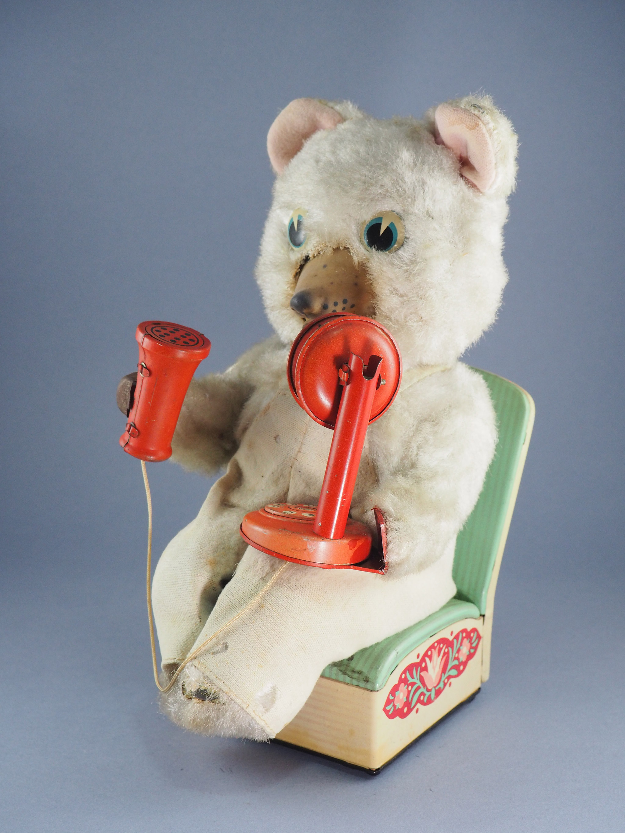 Telephone Bear photo 1