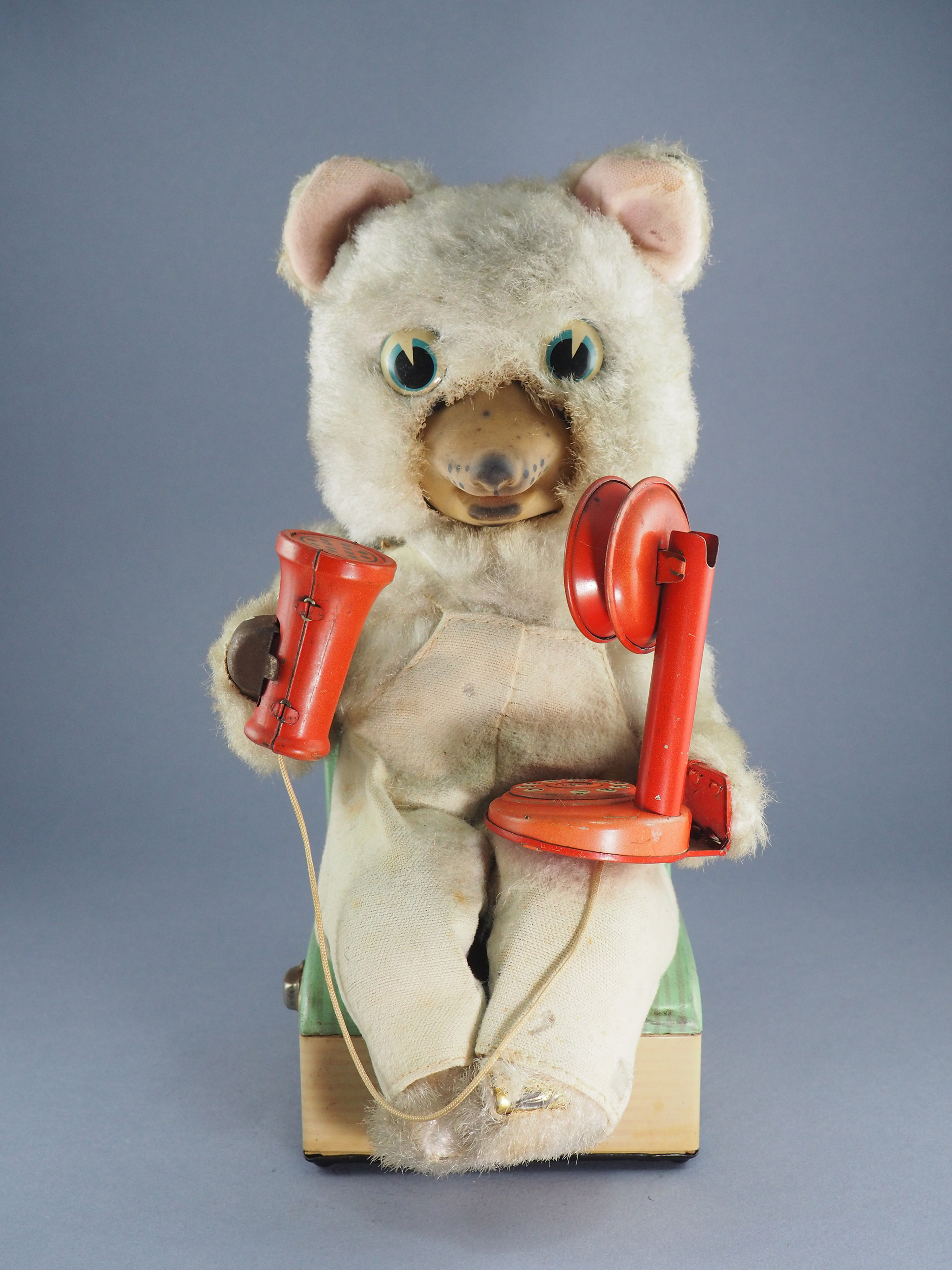 Telephone Bear photo 3