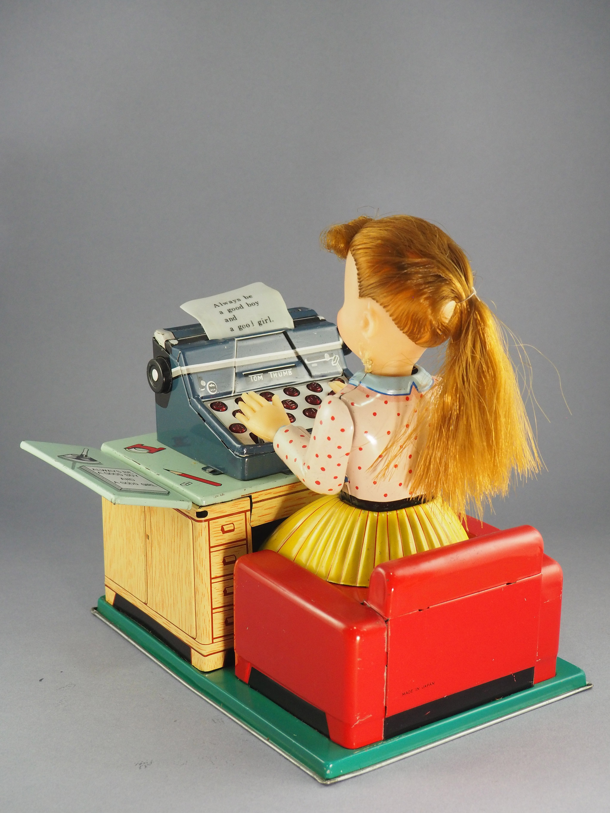 Busy Secretary photo 3