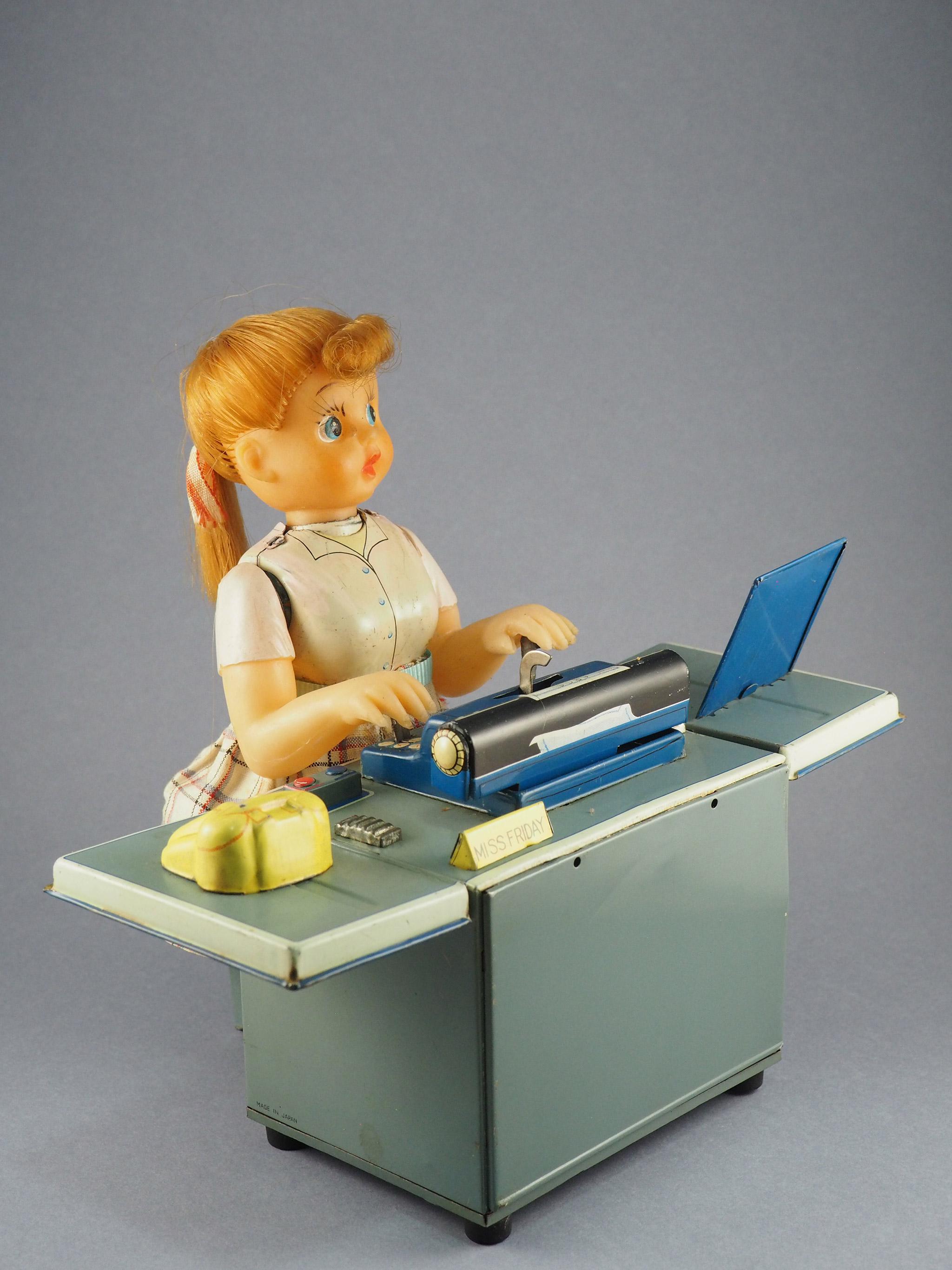 Miss Friday The Typist photo 2