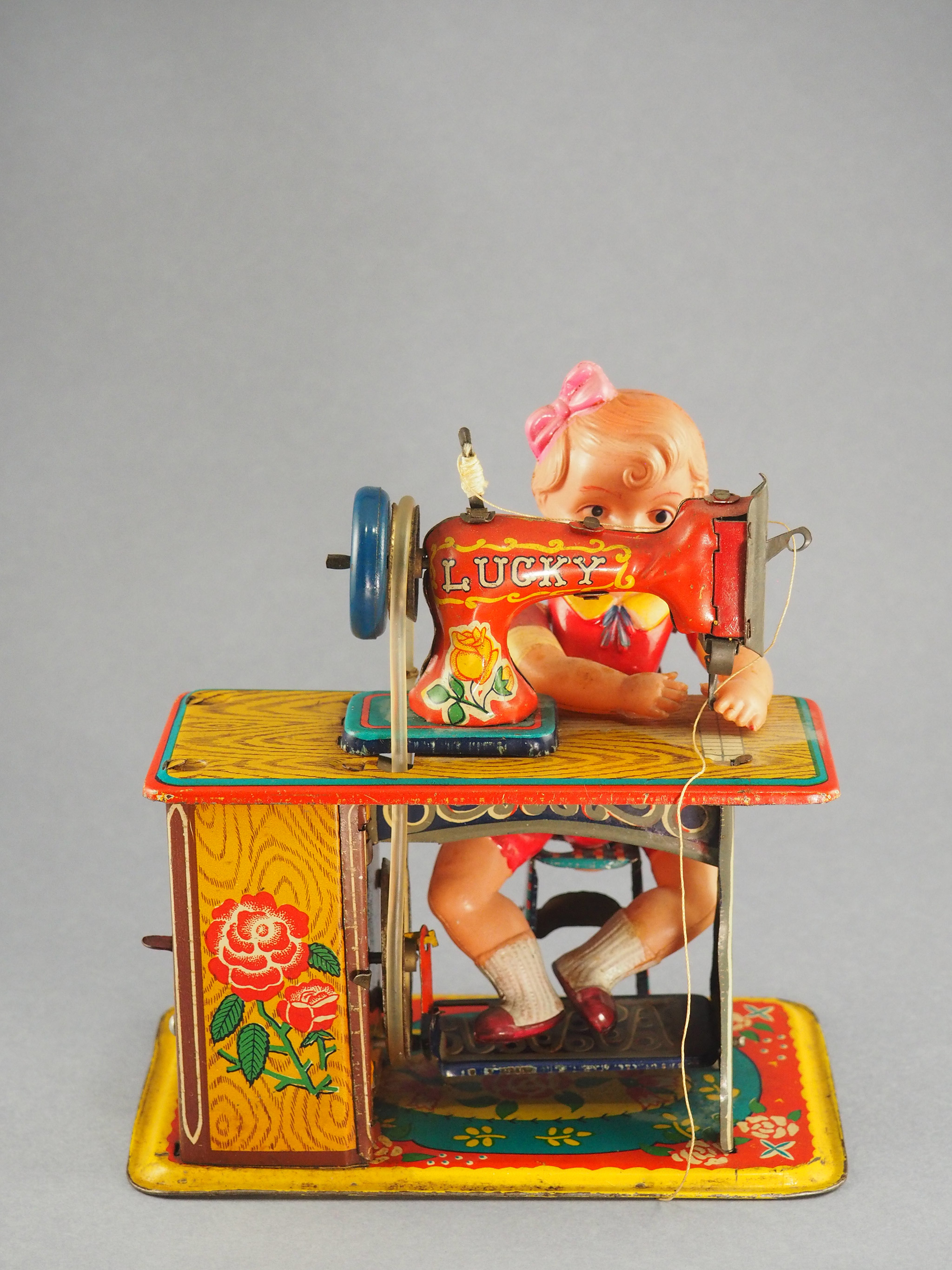 Lucky Baby Sewing Machine photo 1