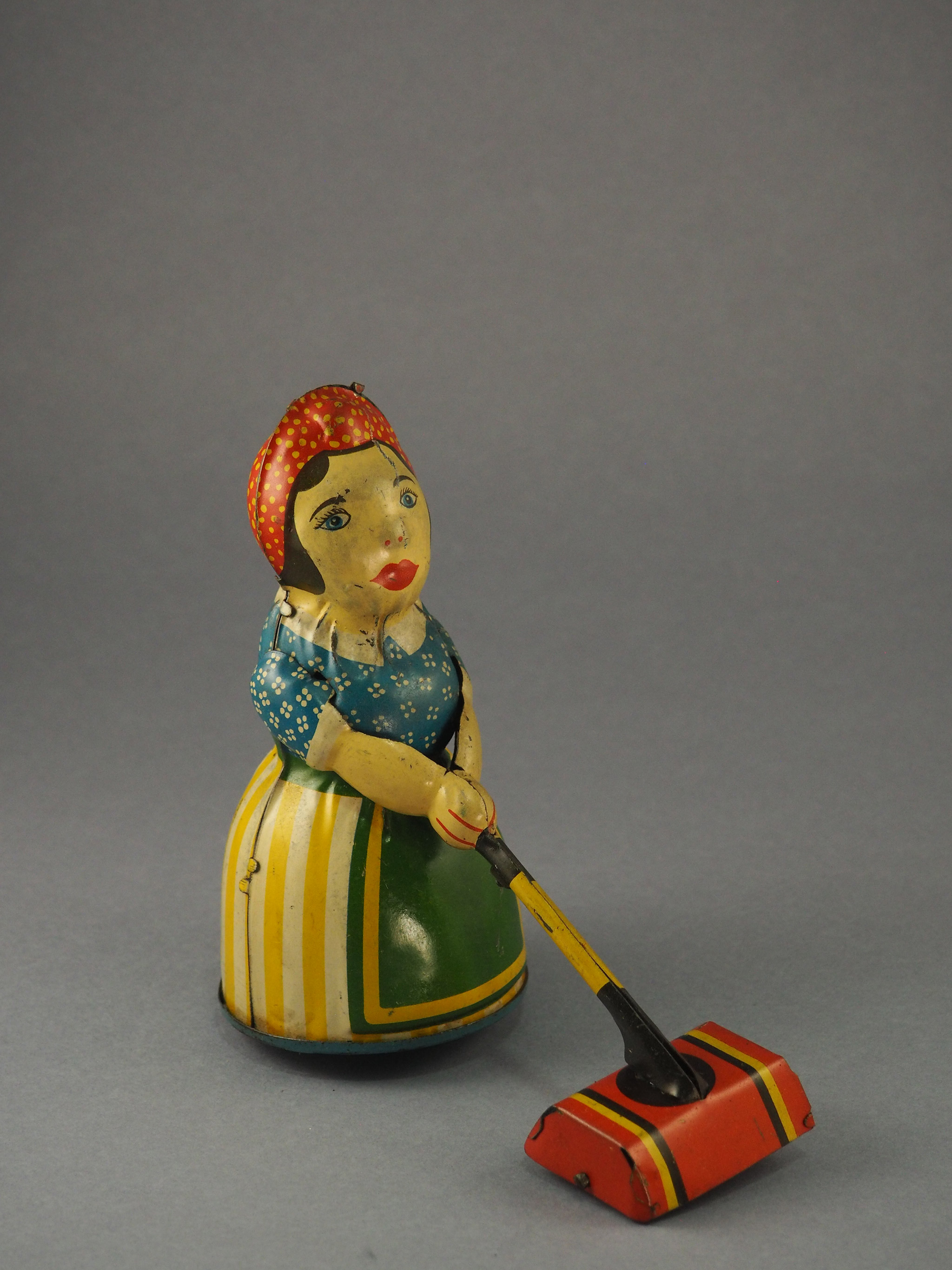 Lady with Sweeper photo 2