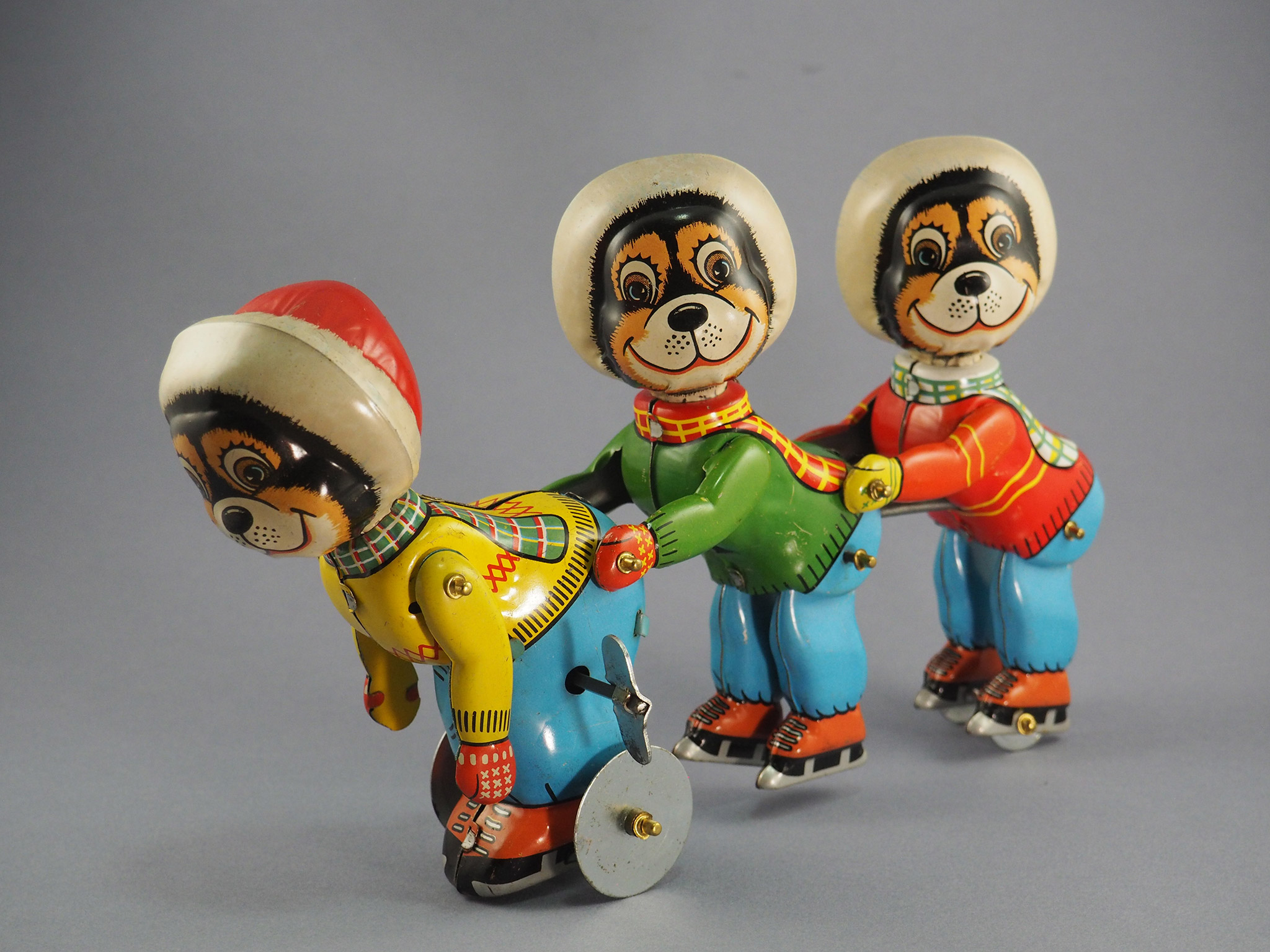 Champ on Ice Bear Skater Trio photo 3