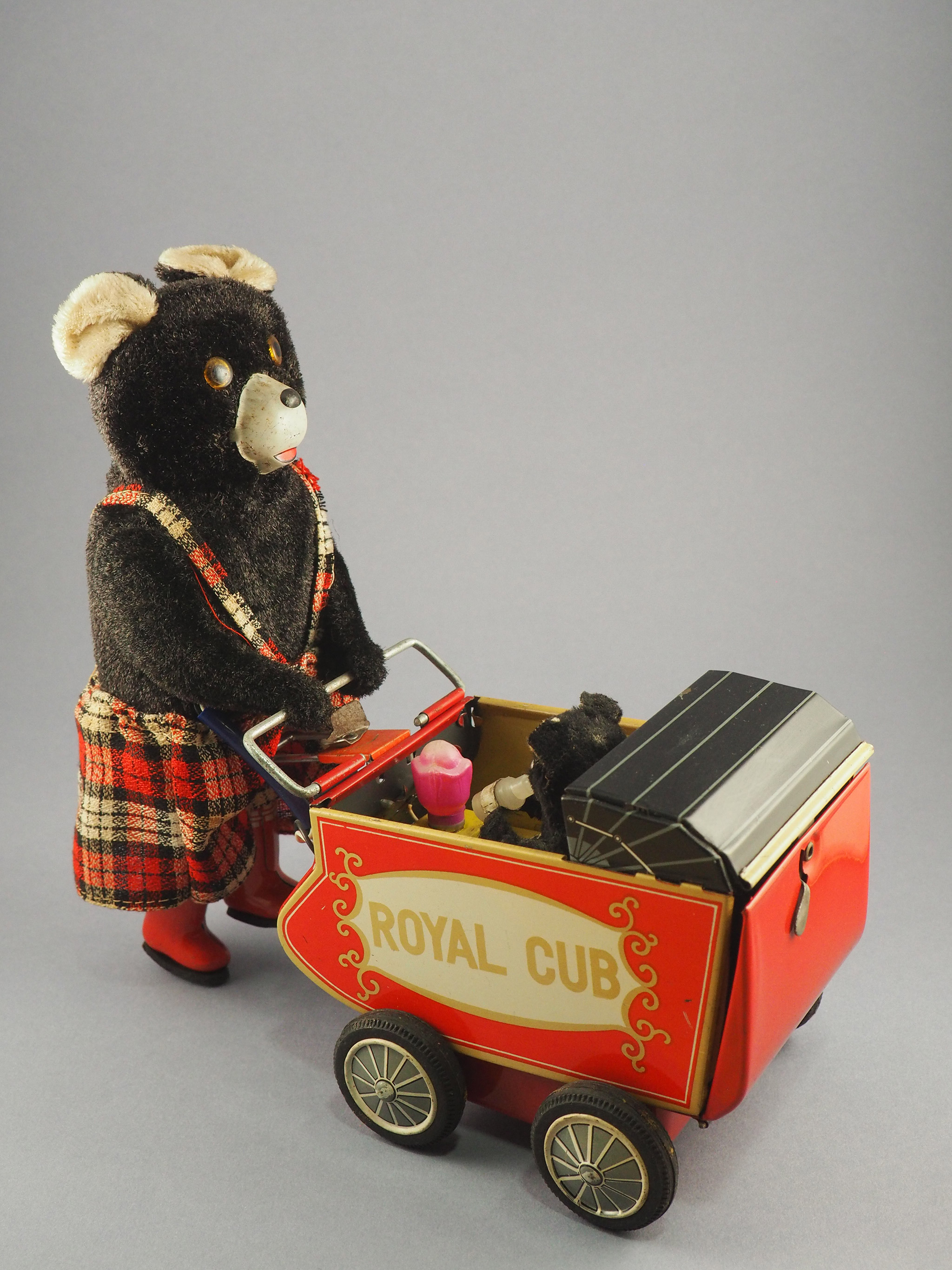 Royal Cub photo 3