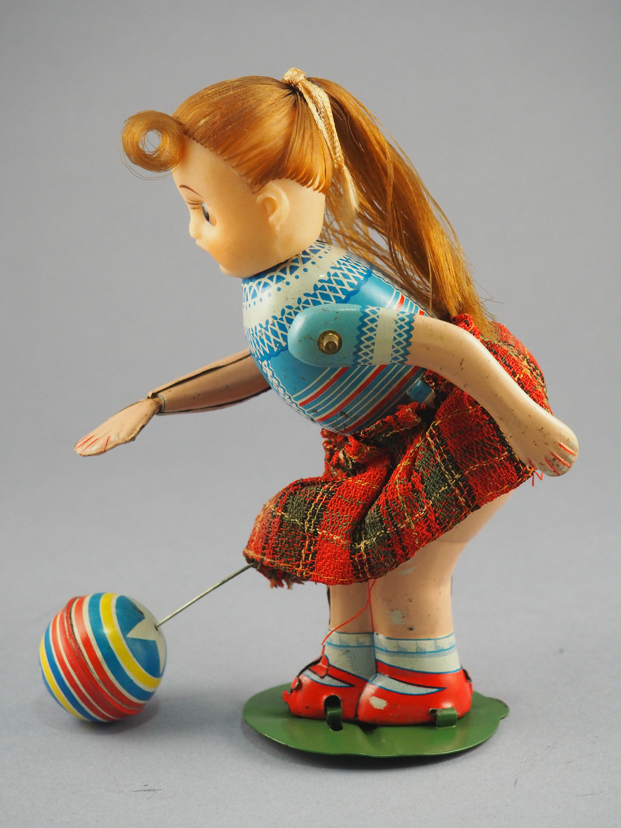 Suzy Bouncing Ball photo 2