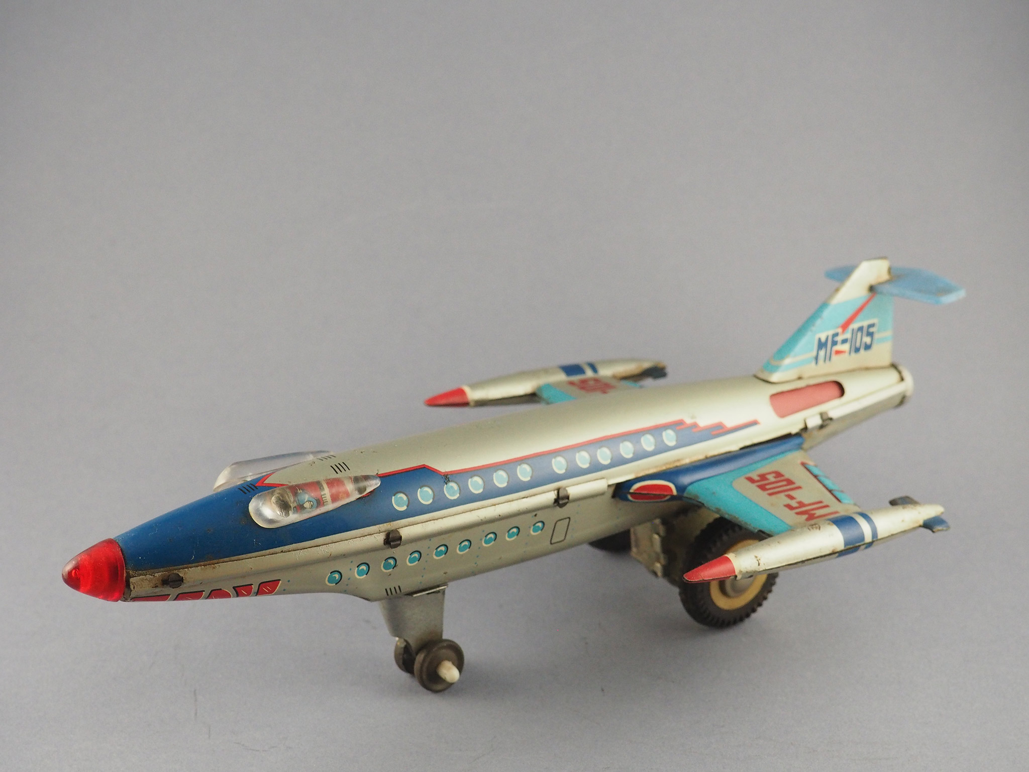 Long Distance Jetliner photo 1