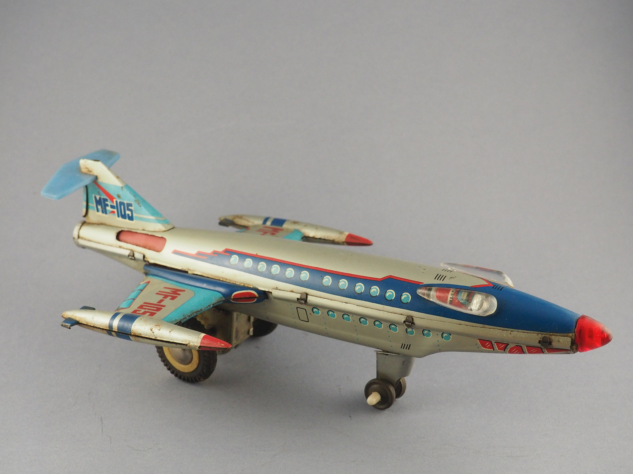 Long Distance Jetliner photo 2