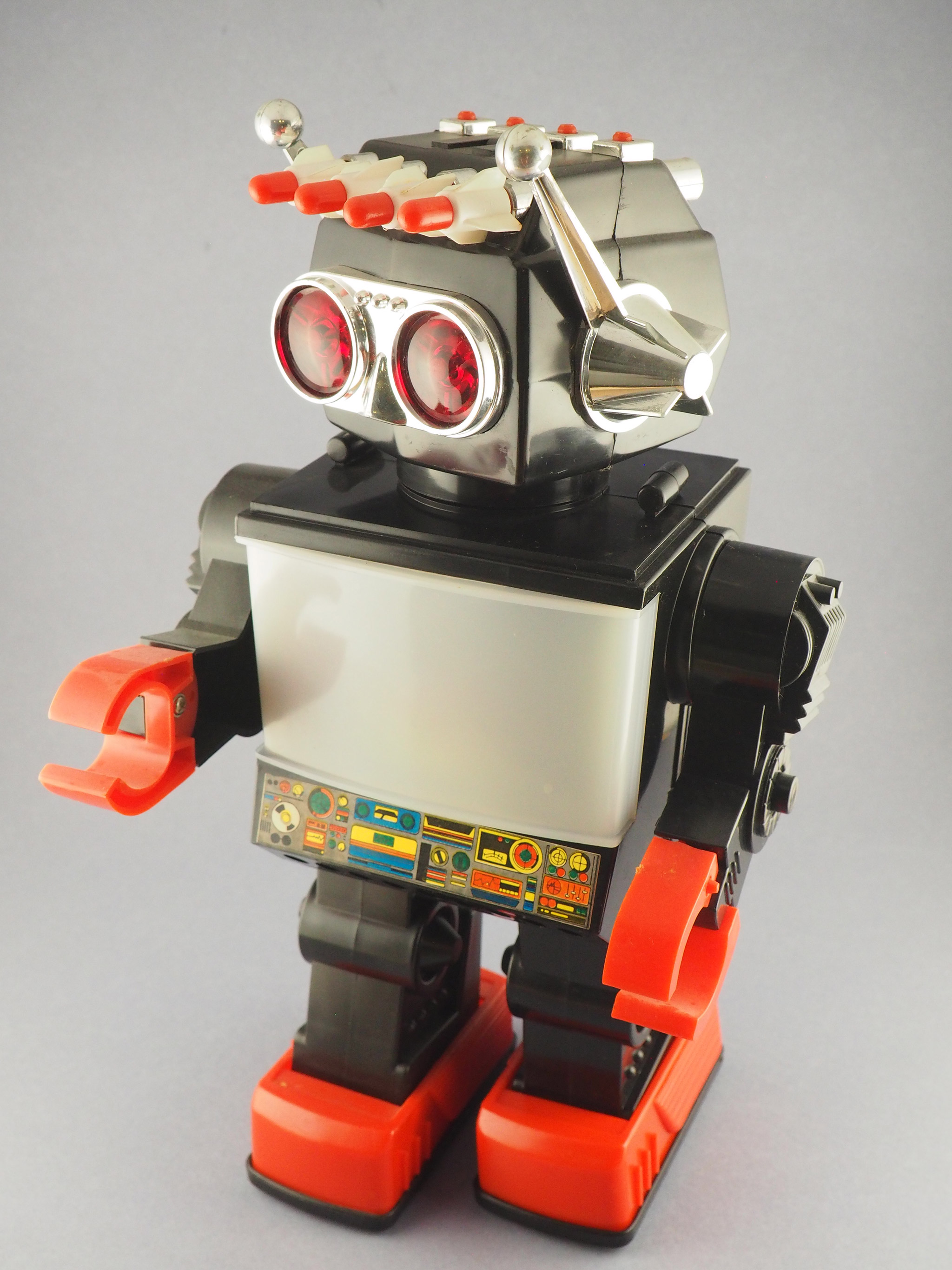 SATURN Robot photo 1