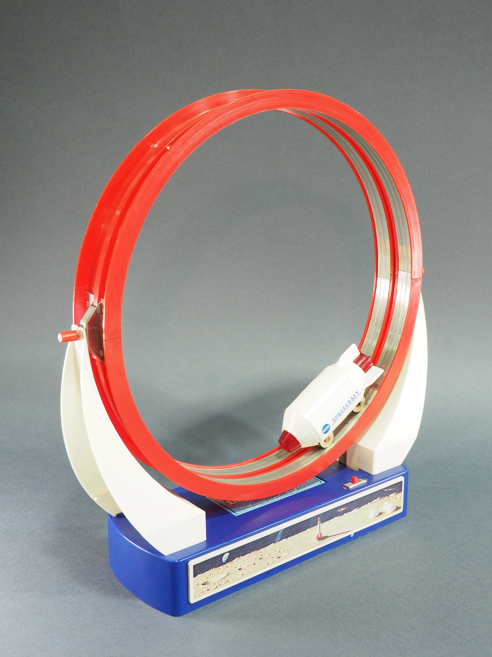 Lunar Loop Swinging and Orbiting Action photo 3