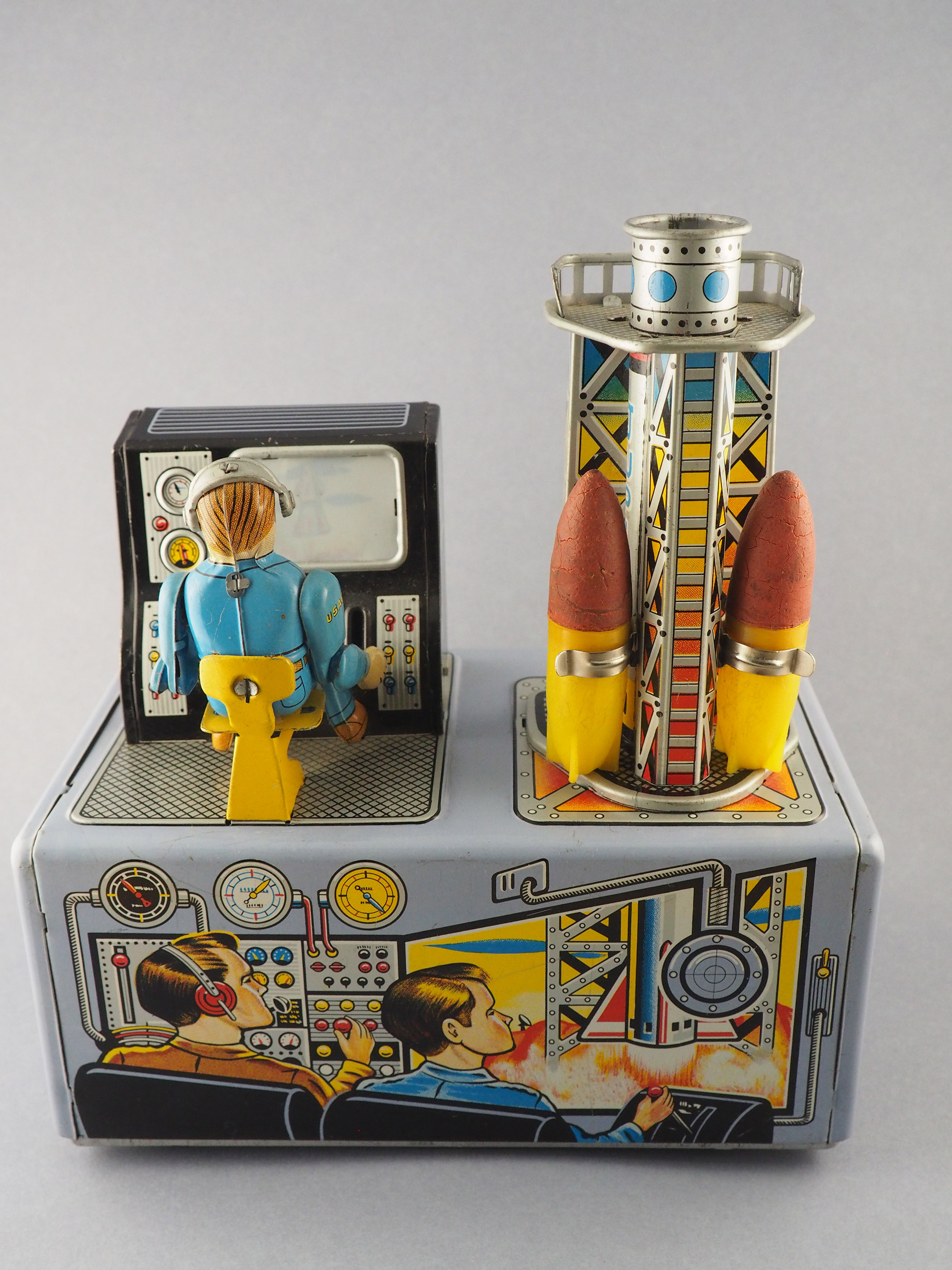 Two-Stage Rocket Launching Pad photo 1