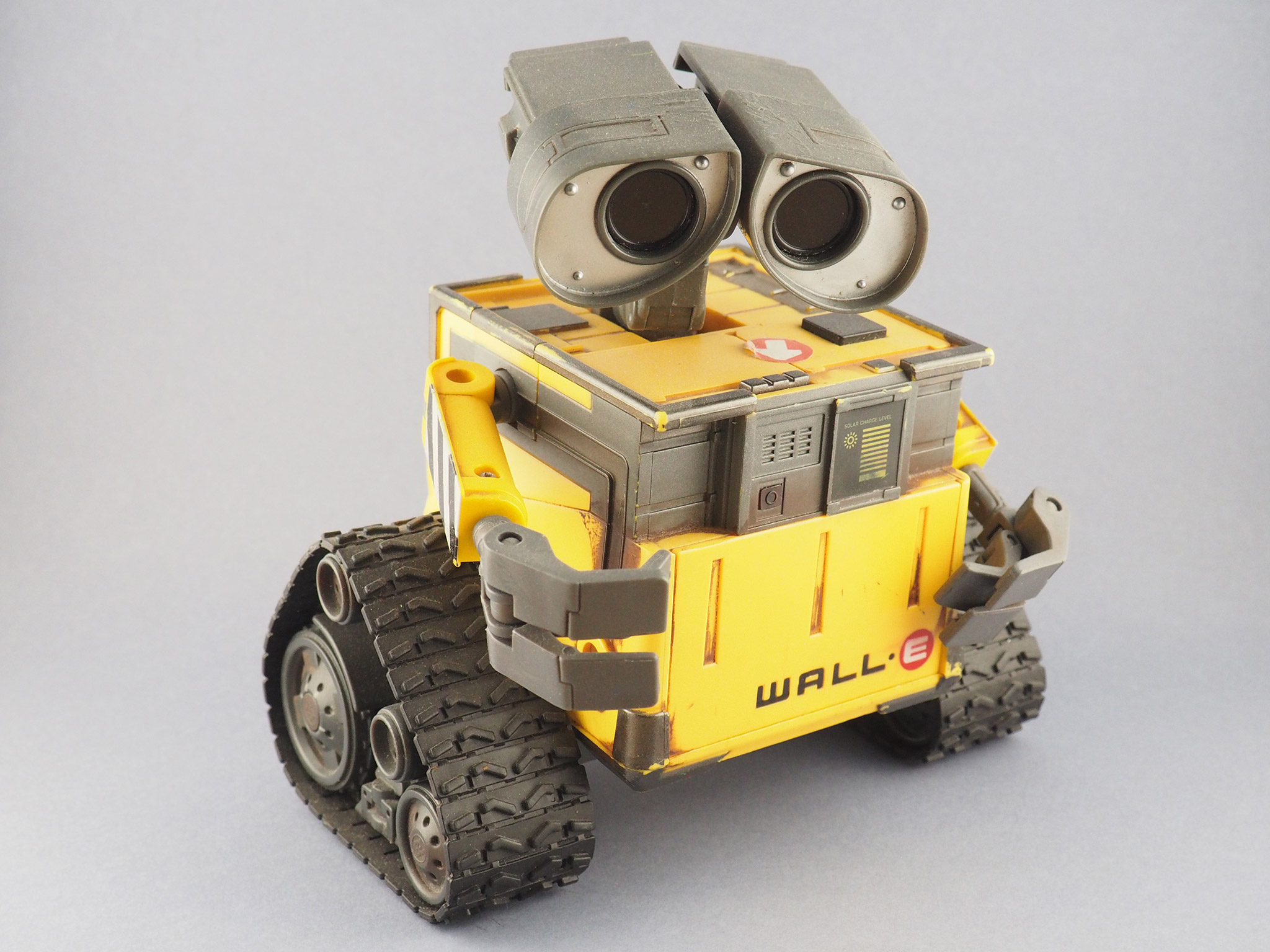 Wall-E robot photo 1