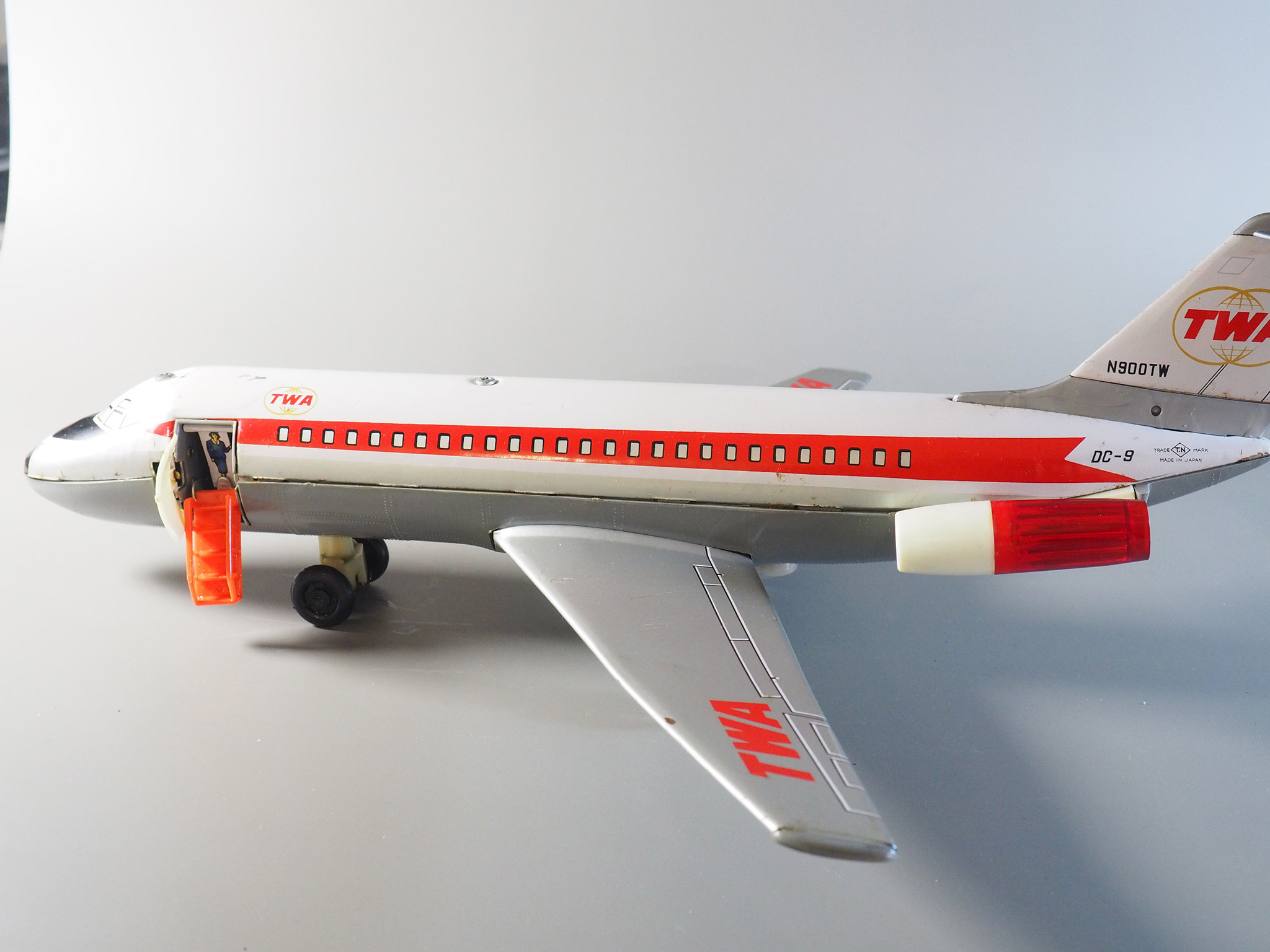 Jet Plane Douglas DC-9 photo 1