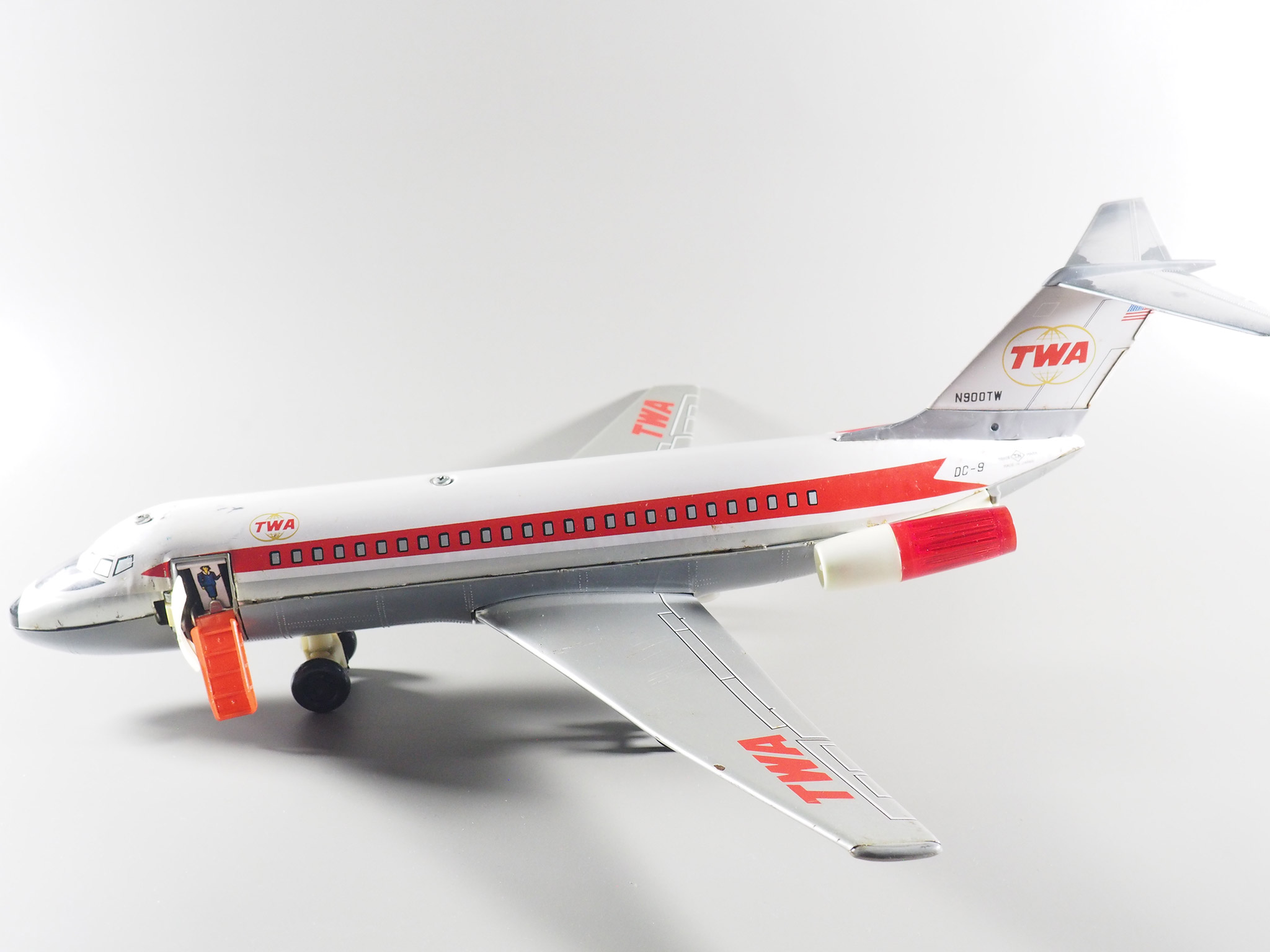 Jet Plane Douglas DC-9 photo 2