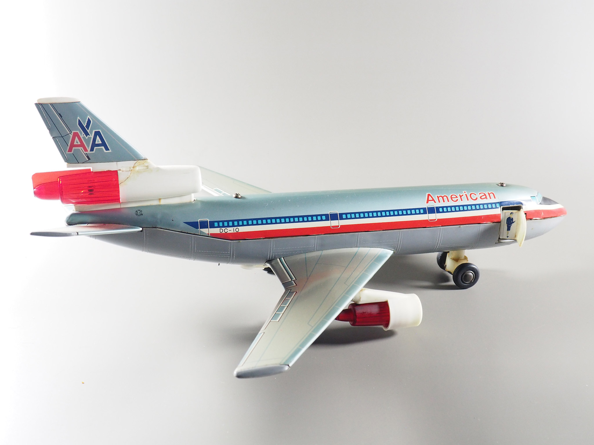 McDonnell Douglas DC-10 Jet Plane photo 2
