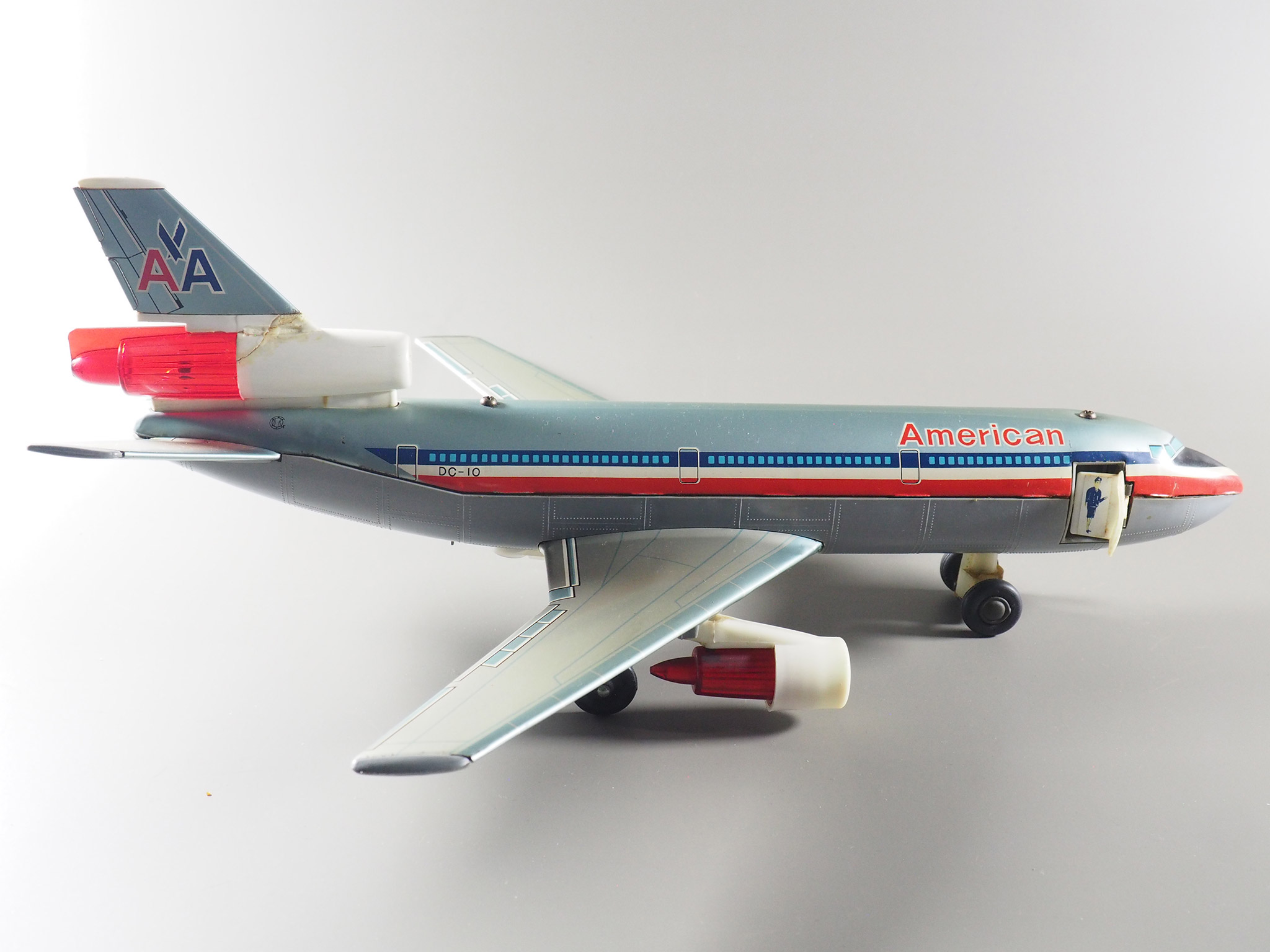 McDonnell Douglas DC-10 Jet Plane photo 3