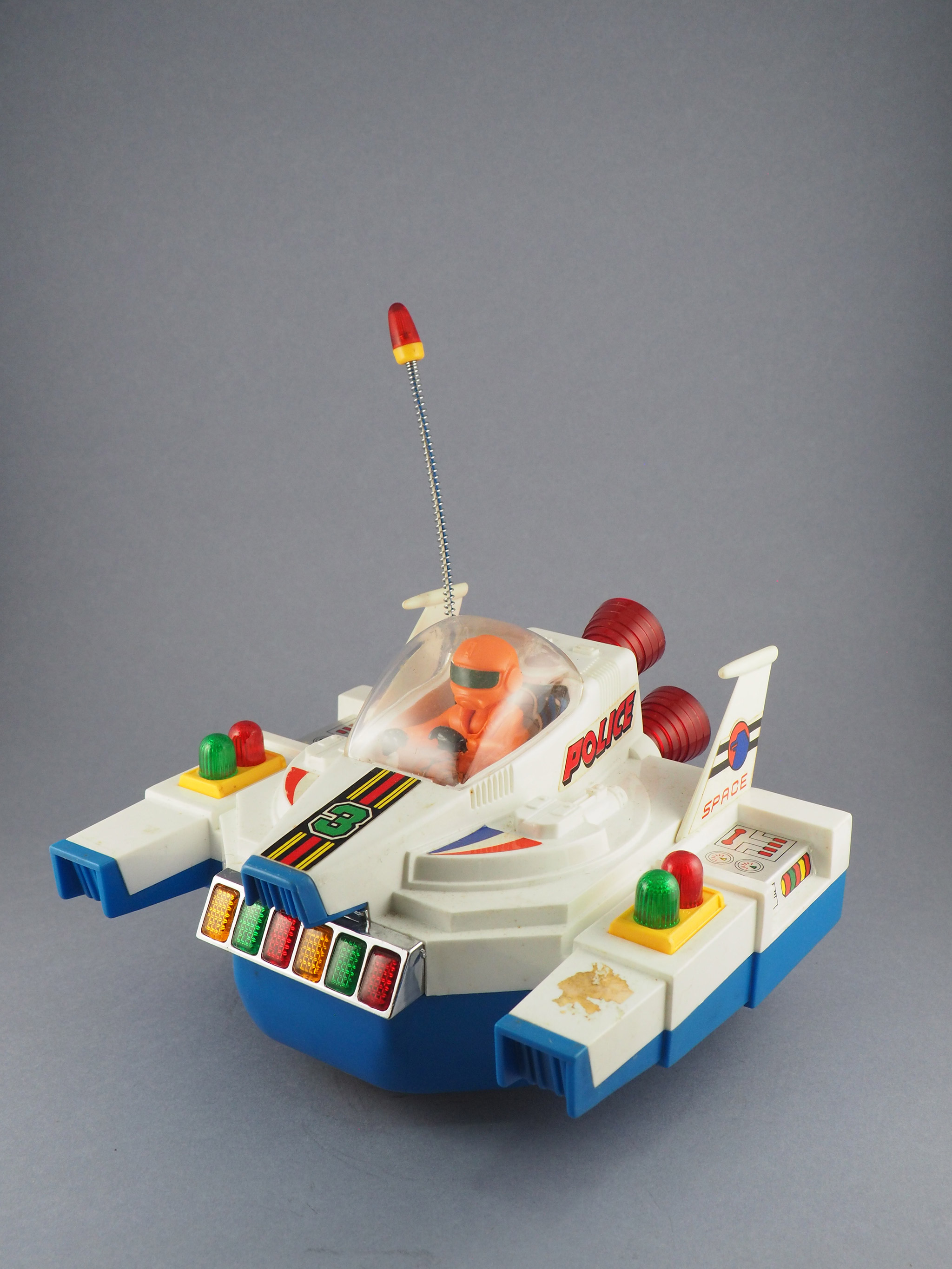 Space Police Flying Saucer photo 1