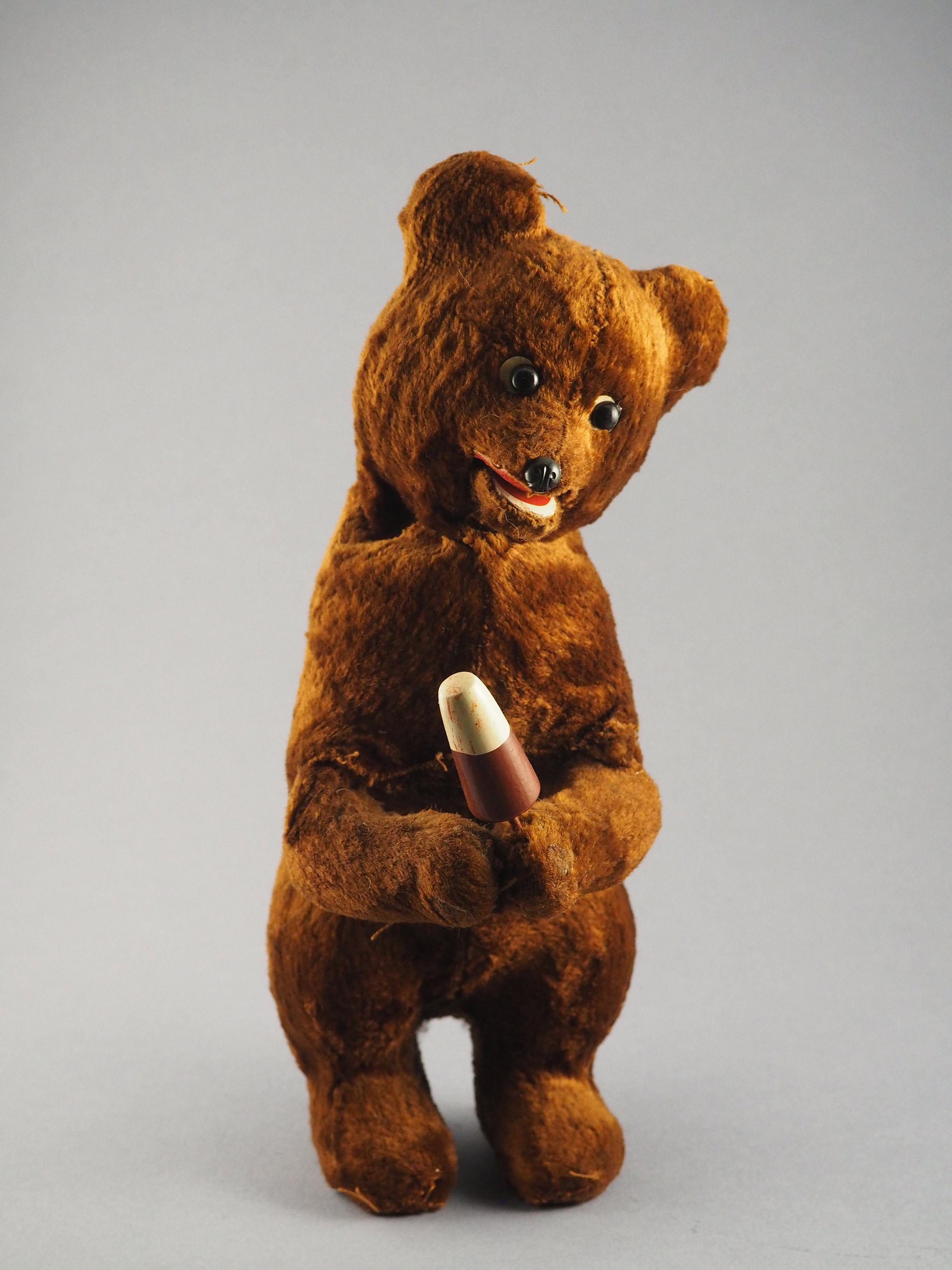 Bear Eating Ice CreamPpop photo 2