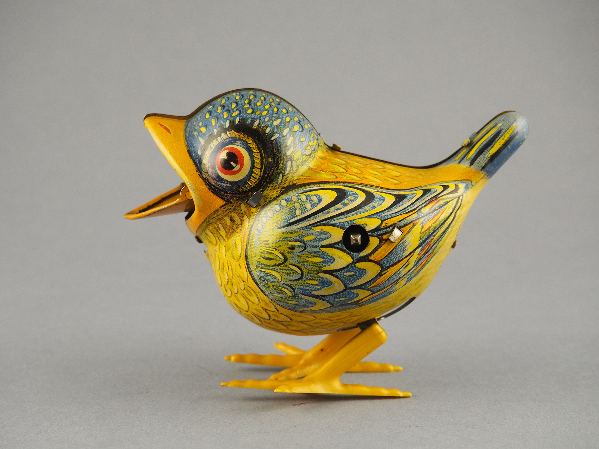 Hopping Chirping Bird photo 1