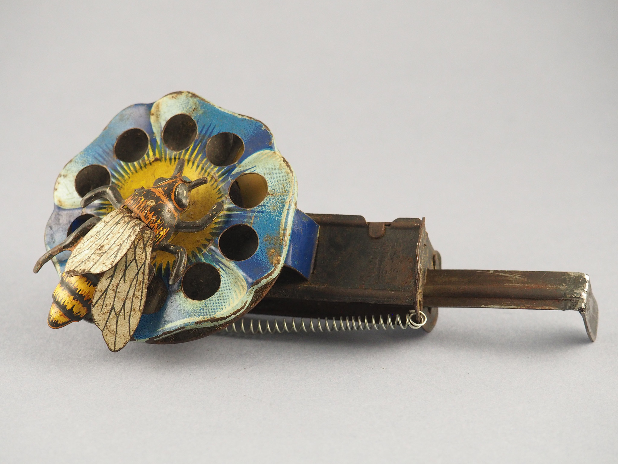 Bee Sparkling Pinwheel photo 2
