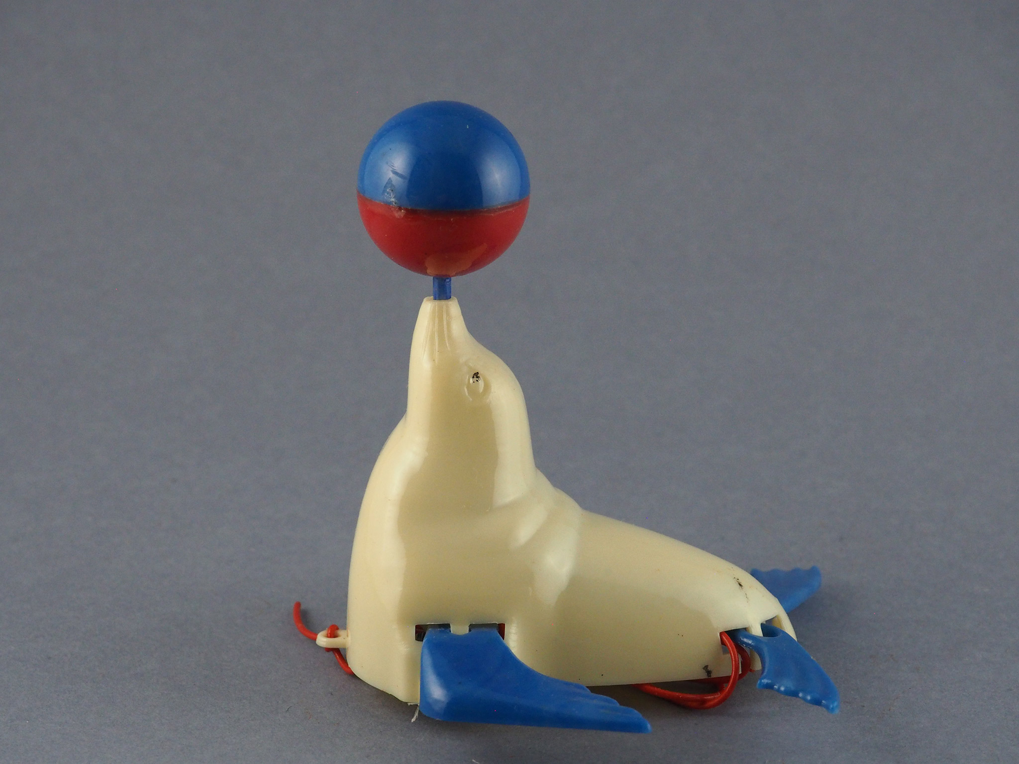 Woofy the Airfix Performing Sea-Lion photo 2