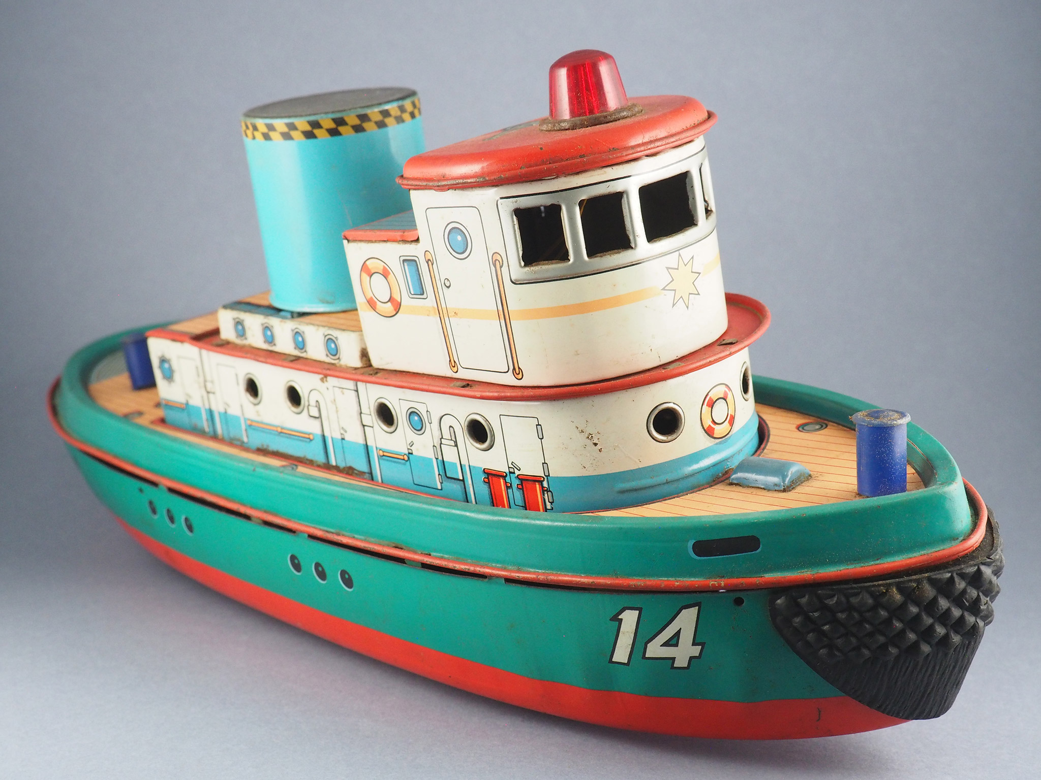 Ring Smoke Tug boat photo 1
