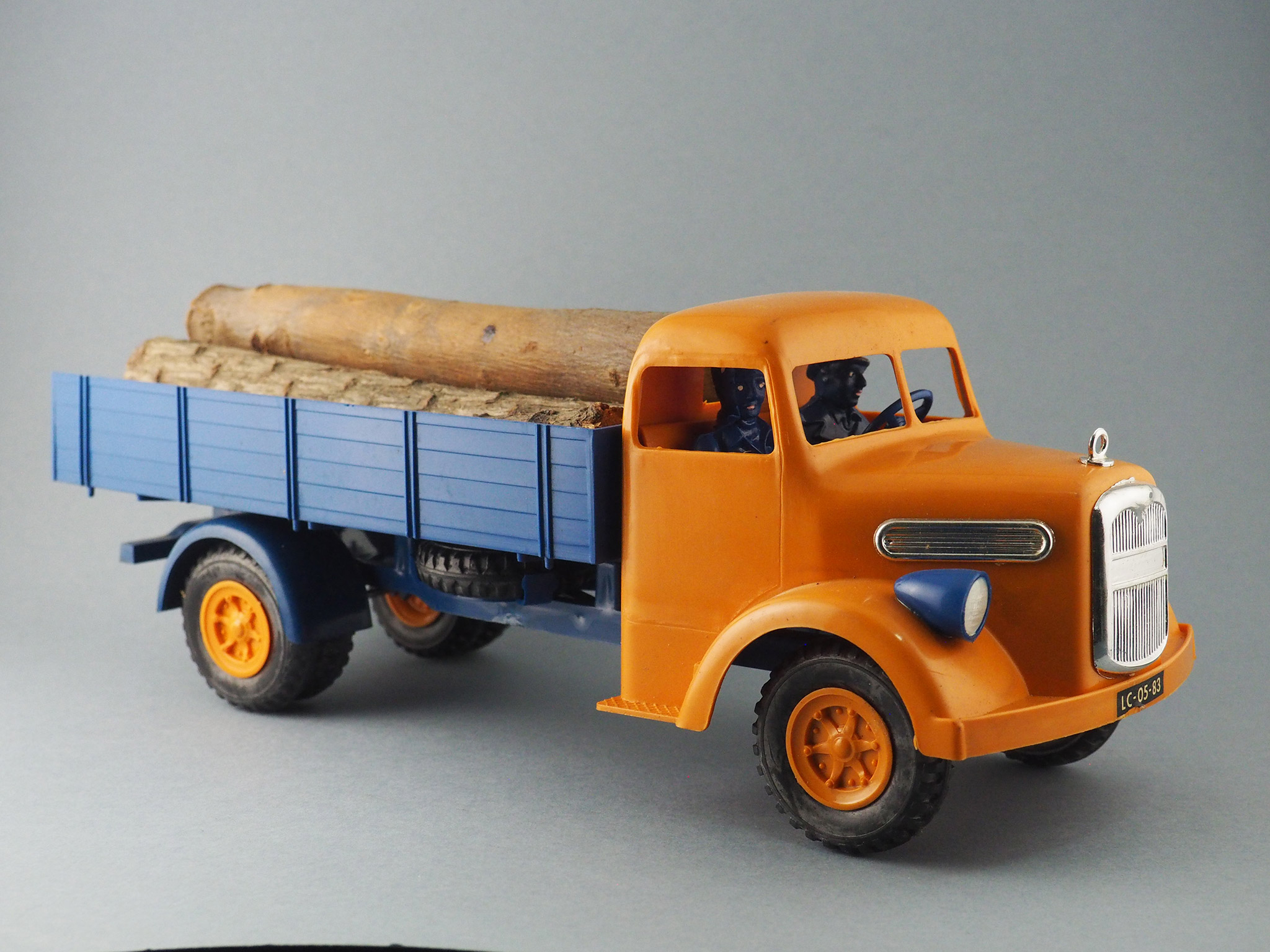 Camioneta com Toros, Man Logging Truck photo 1