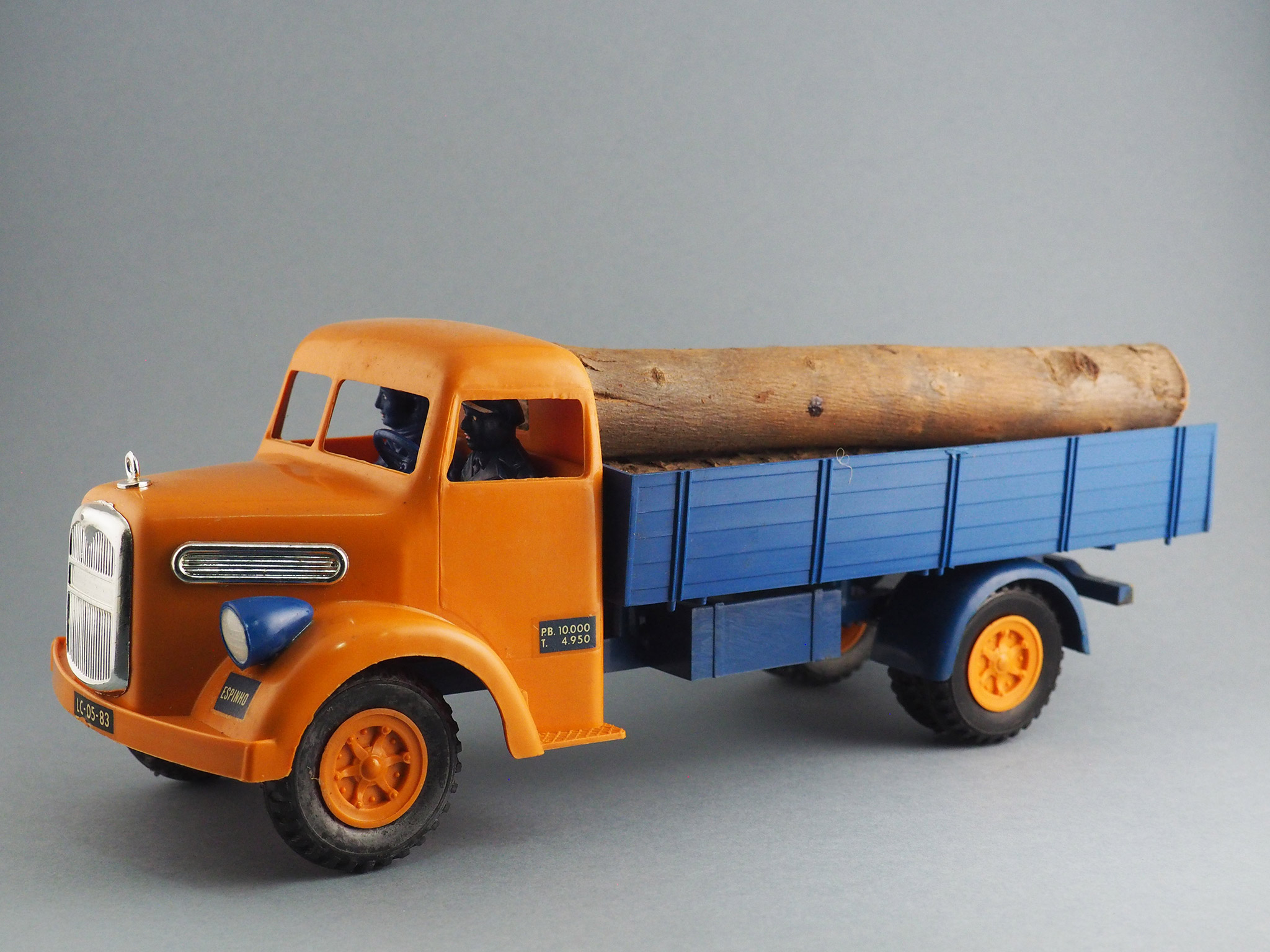 Camioneta com Toros, Man Logging Truck photo 2